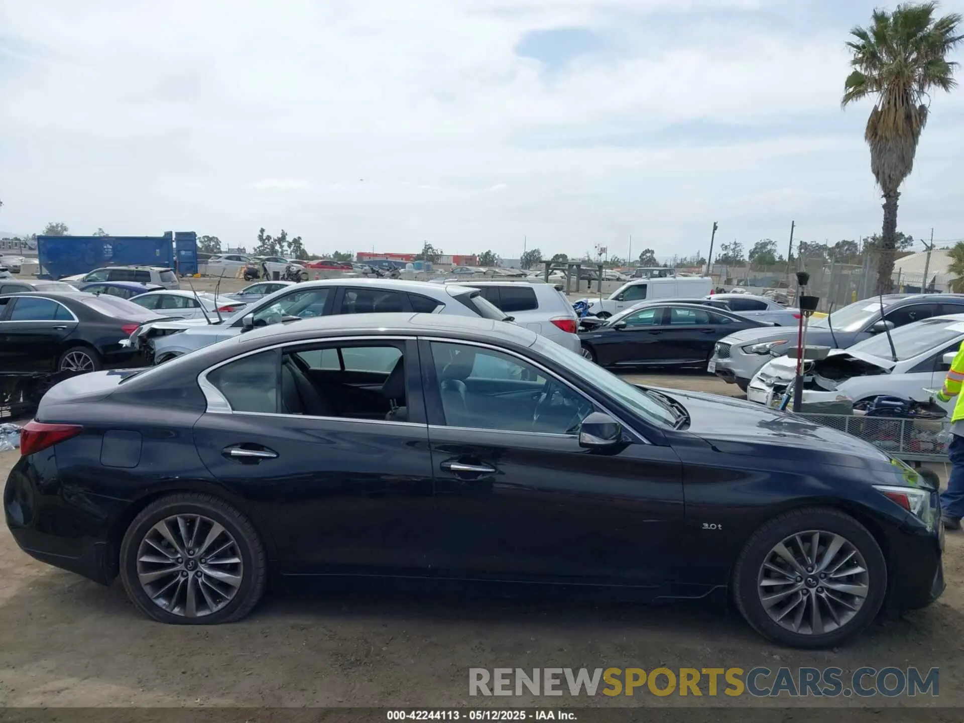 13 Photograph of a damaged car JN1EV7AP9KM543079 INFINITI Q50 2019