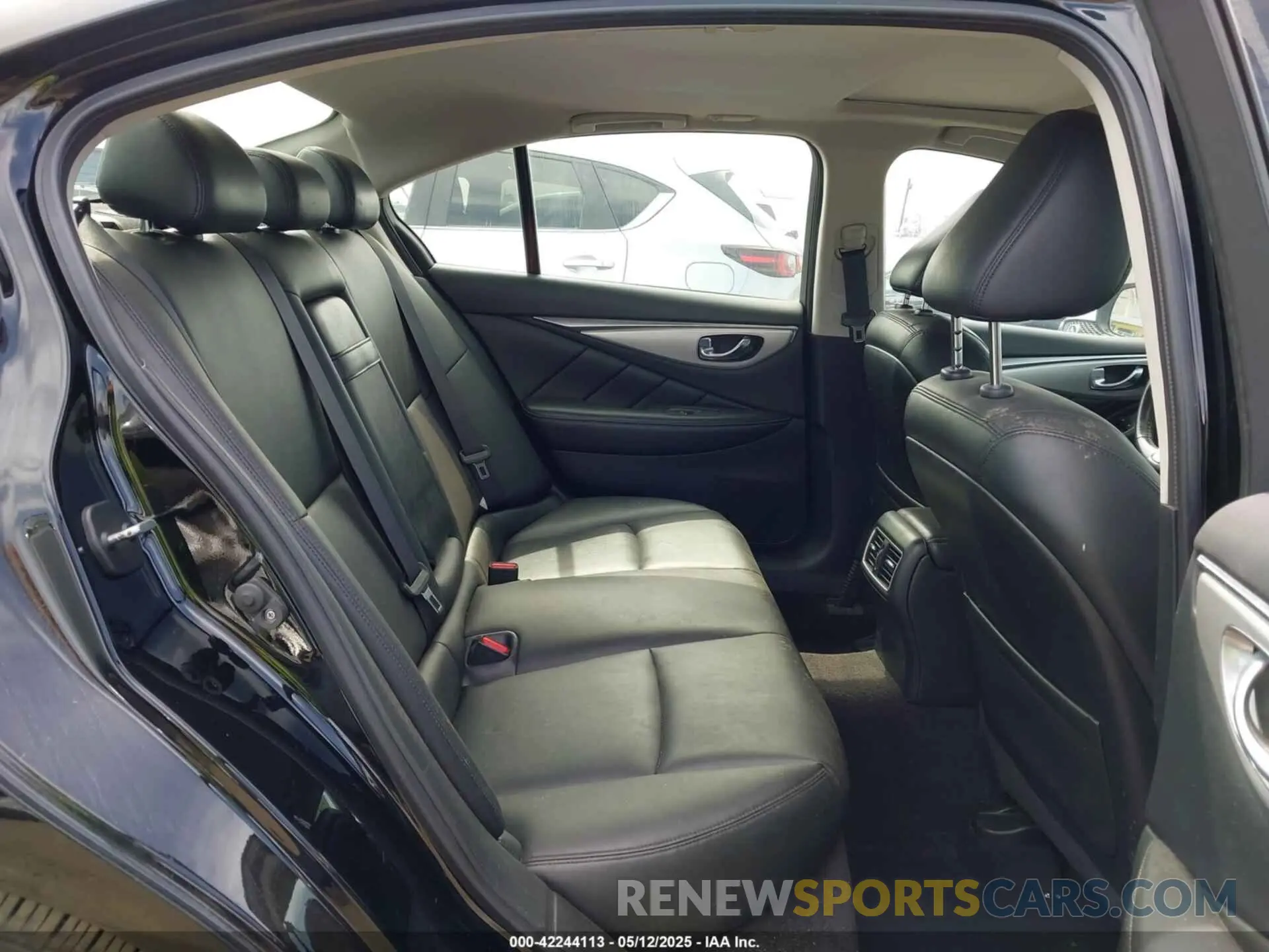 8 Photograph of a damaged car JN1EV7AP9KM543079 INFINITI Q50 2019