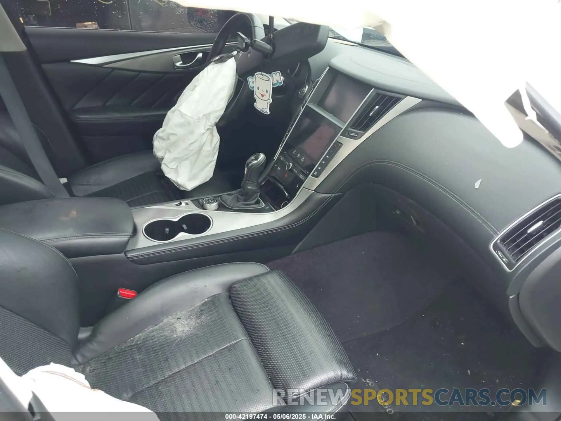 5 Photograph of a damaged car JN1EV7APXKM510219 INFINITI Q50 2019