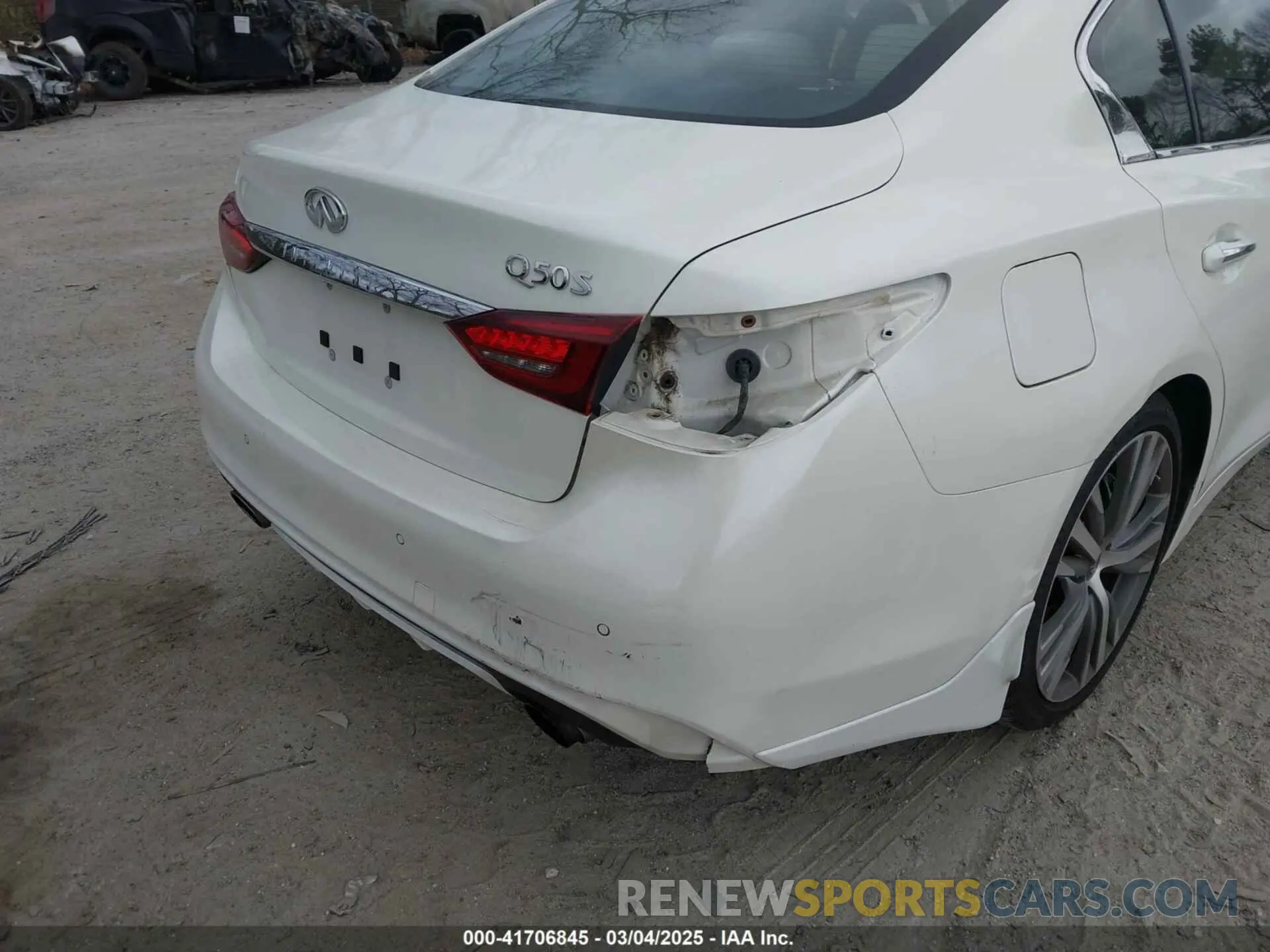 6 Photograph of a damaged car JN1EV7APXKM512665 INFINITI Q50 2019