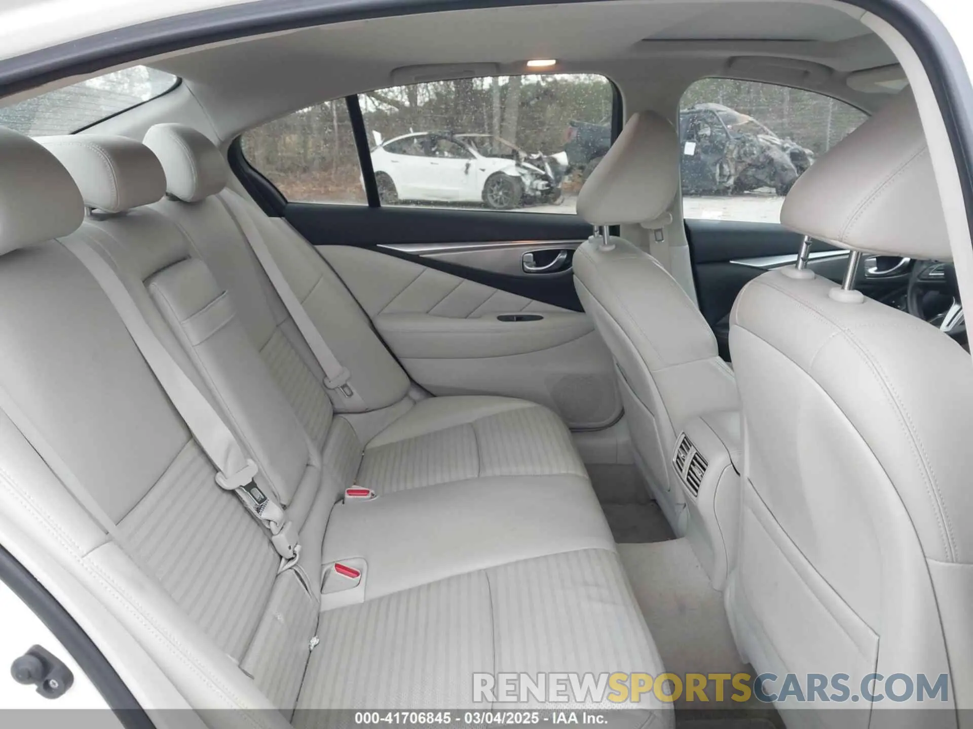 8 Photograph of a damaged car JN1EV7APXKM512665 INFINITI Q50 2019