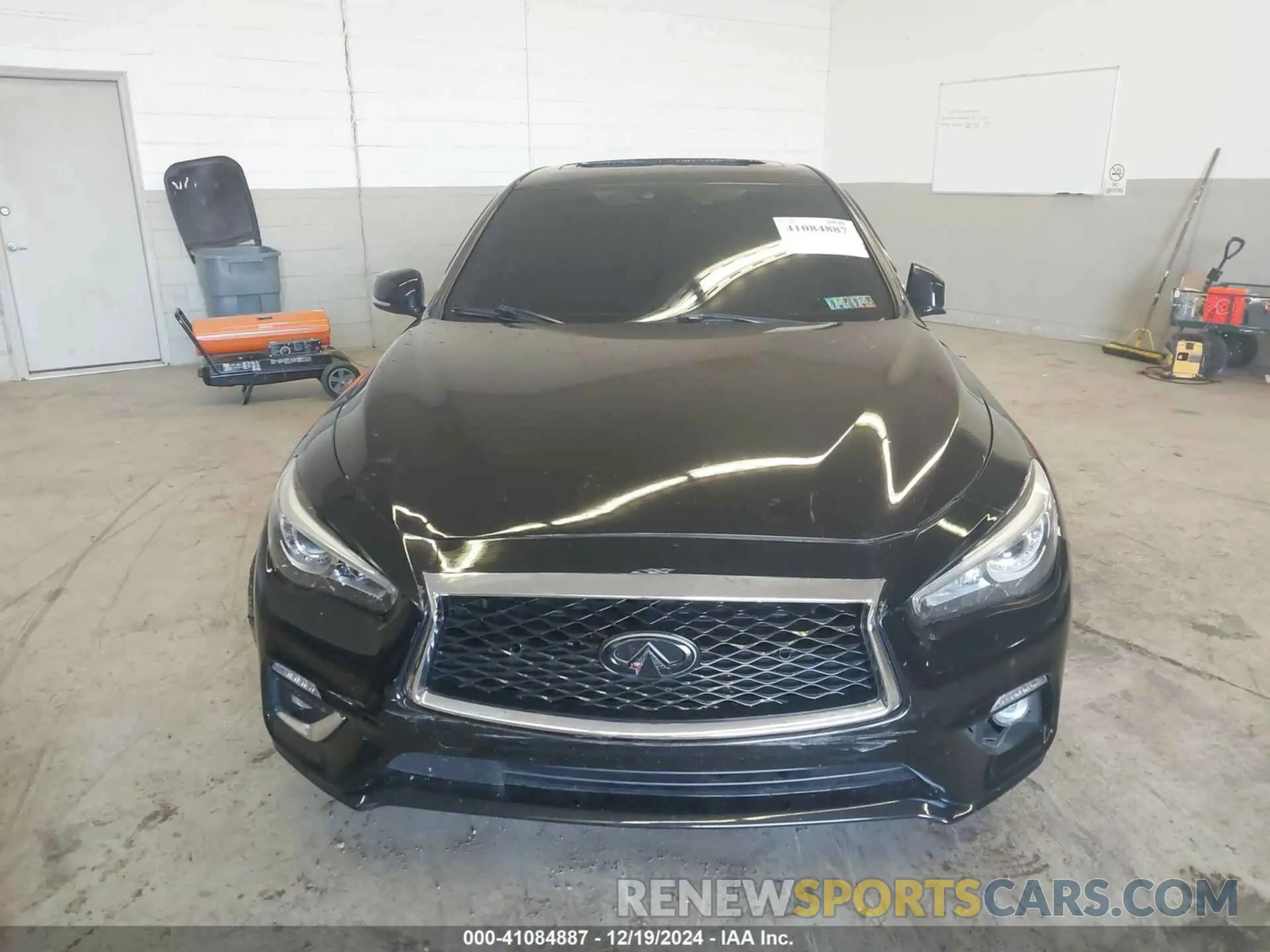 11 Photograph of a damaged car JN1EV7AR1KM553543 INFINITI Q50 2019