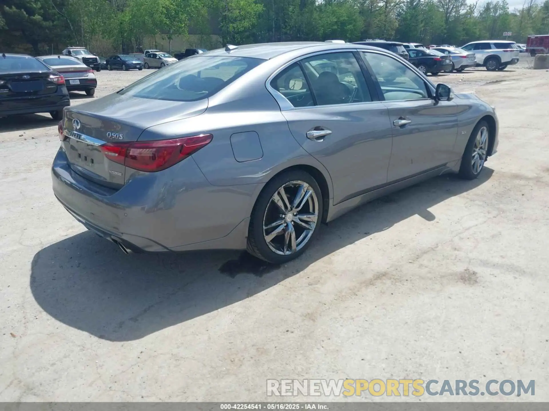 4 Photograph of a damaged car JN1EV7AR1KM591998 INFINITI Q50 2019