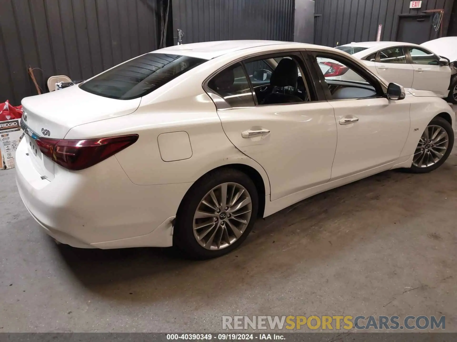 4 Photograph of a damaged car JN1EV7AR2KM558945 INFINITI Q50 2019