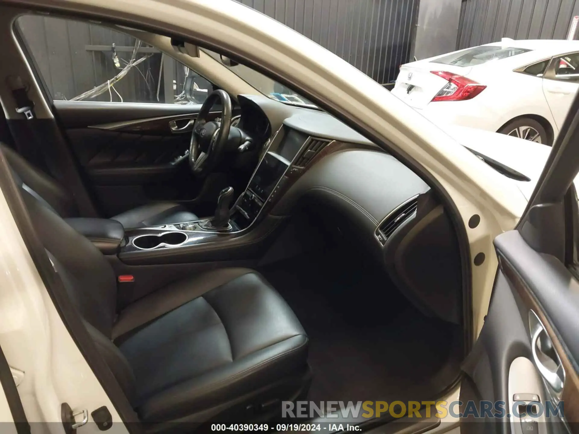 5 Photograph of a damaged car JN1EV7AR2KM558945 INFINITI Q50 2019