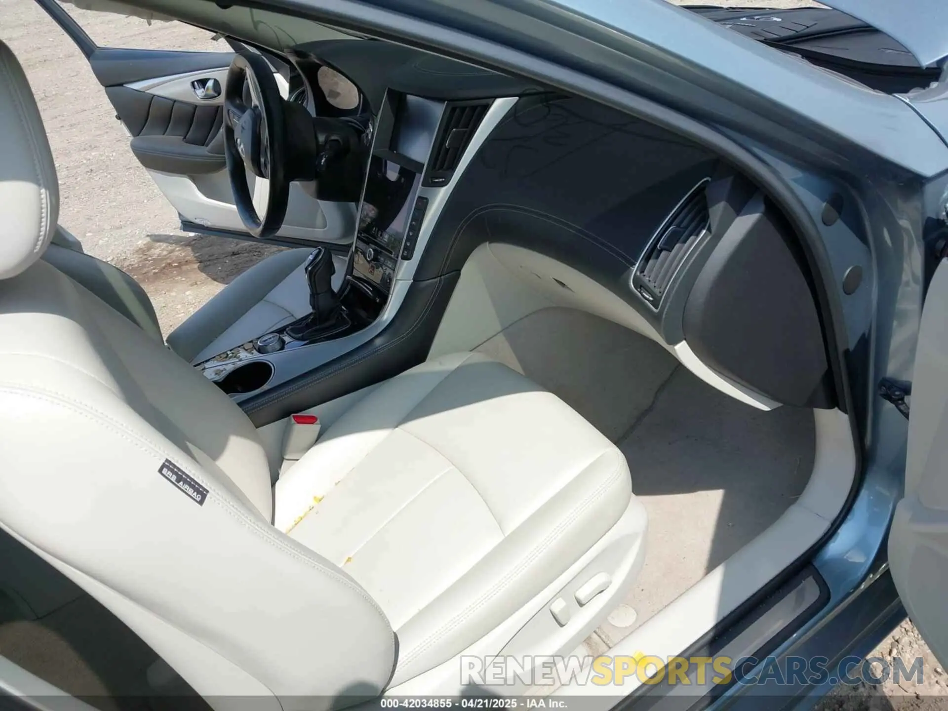 5 Photograph of a damaged car JN1EV7AR3KM591159 INFINITI Q50 2019