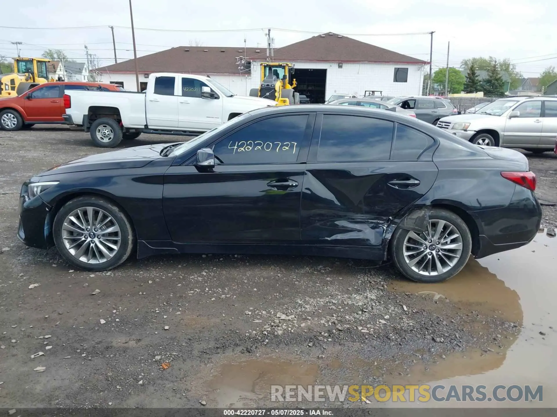 14 Photograph of a damaged car JN1EV7AR5KM552685 INFINITI Q50 2019