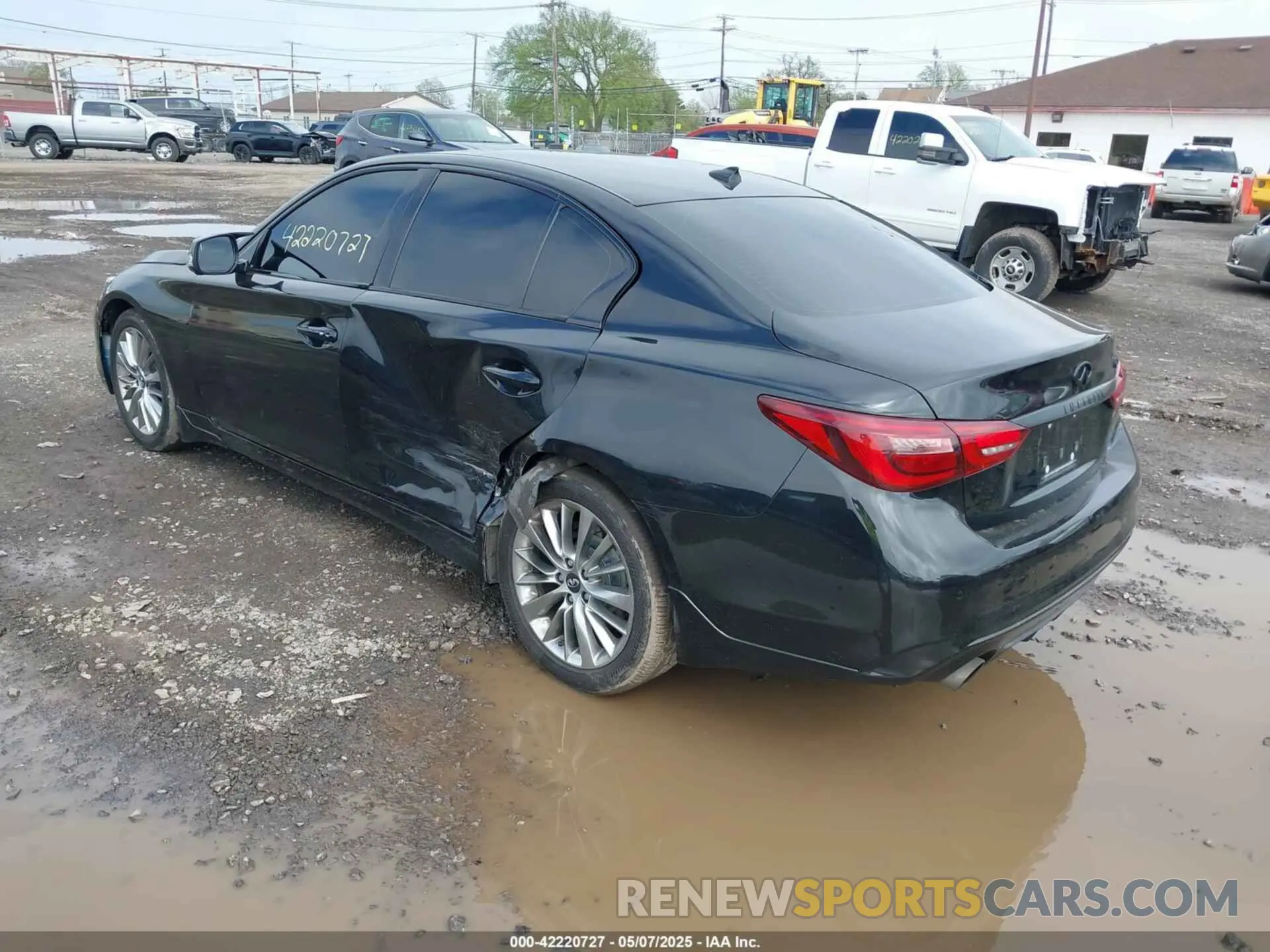 3 Photograph of a damaged car JN1EV7AR5KM552685 INFINITI Q50 2019