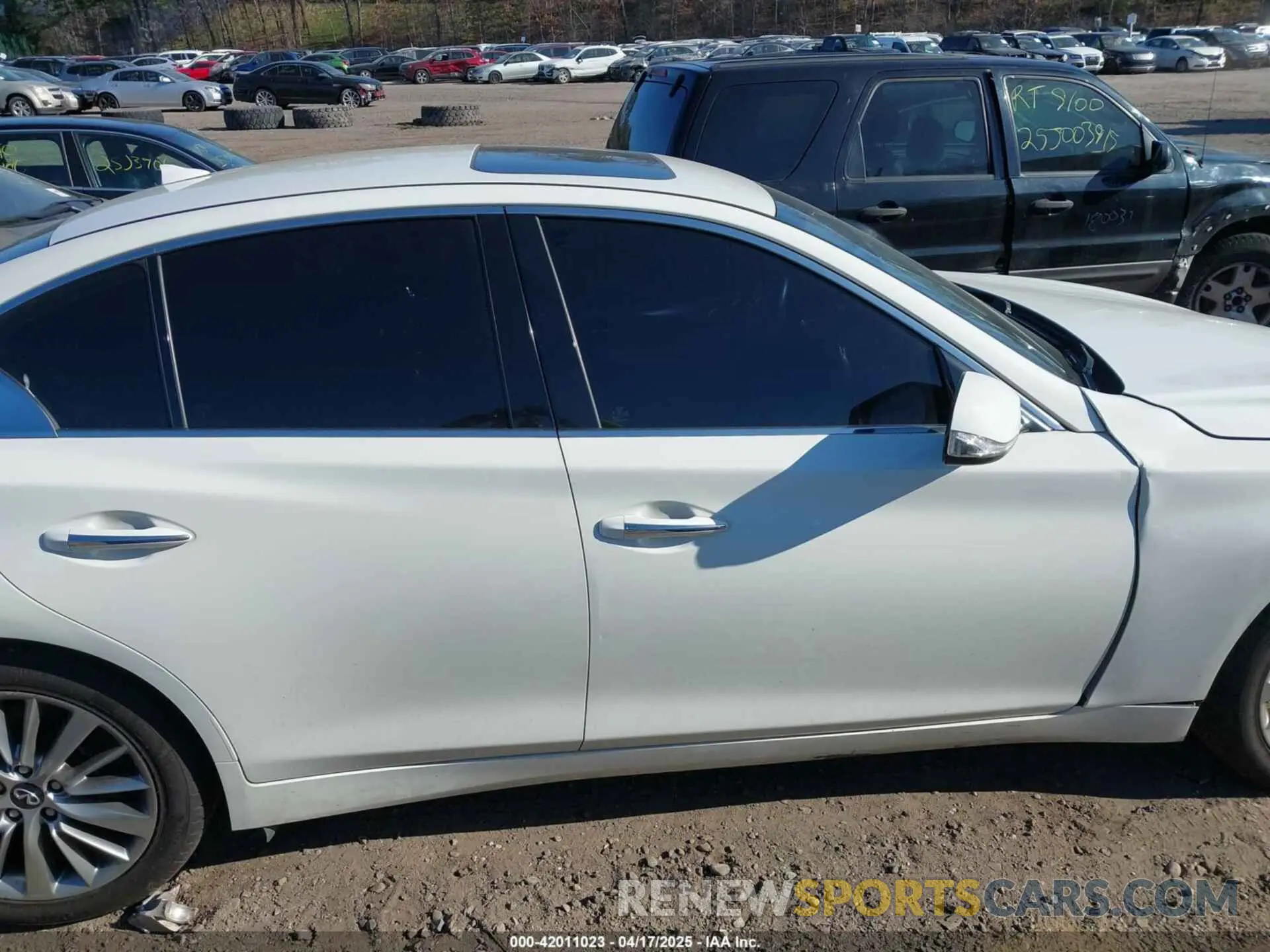 13 Фотография поврежденного автомобиля JN1EV7AR5KM594323 INFINITI Q50 2019