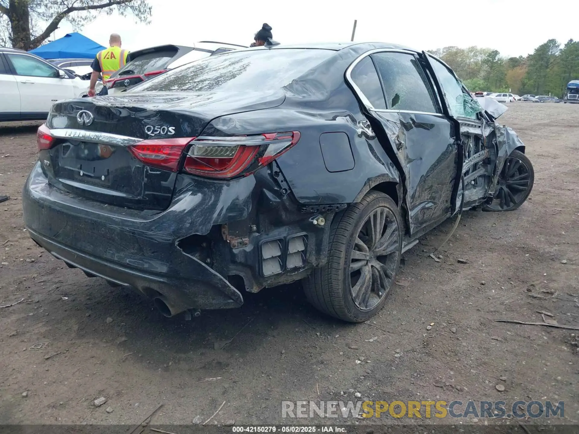 4 Photograph of a damaged car JN1EV7AR6KM555210 INFINITI Q50 2019