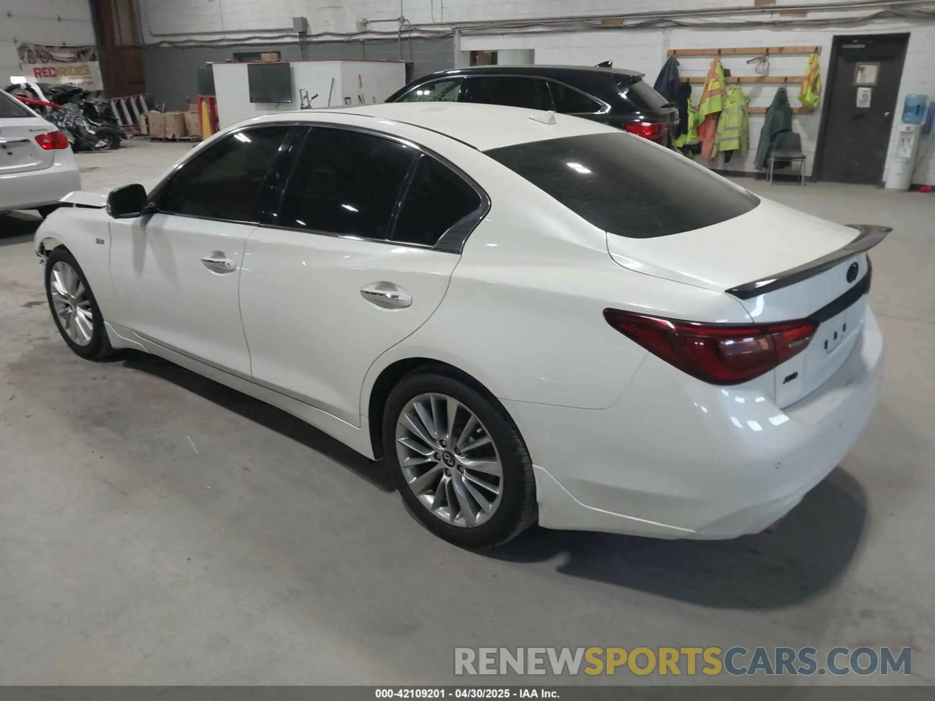 3 Photograph of a damaged car JN1EV7AR7KM559251 INFINITI Q50 2019