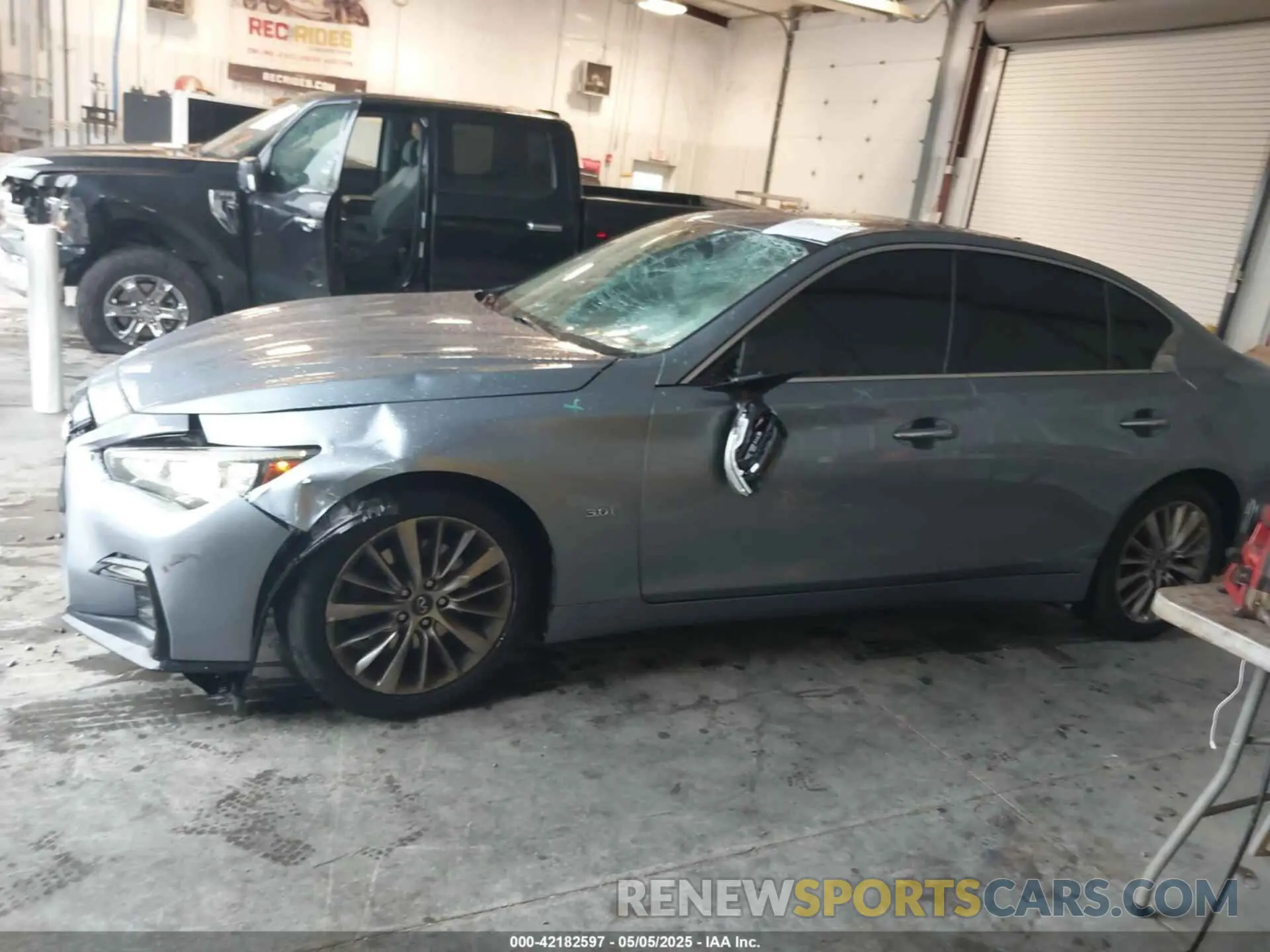 14 Фотография поврежденного автомобиля JN1EV7AR8KM555175 INFINITI Q50 2019