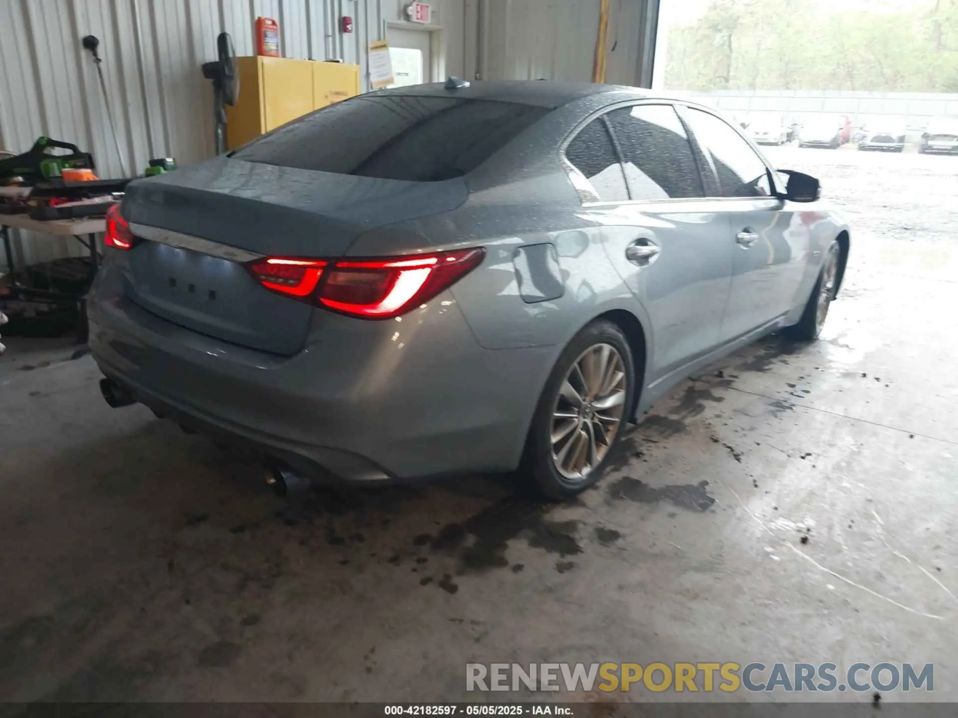 4 Фотография поврежденного автомобиля JN1EV7AR8KM555175 INFINITI Q50 2019
