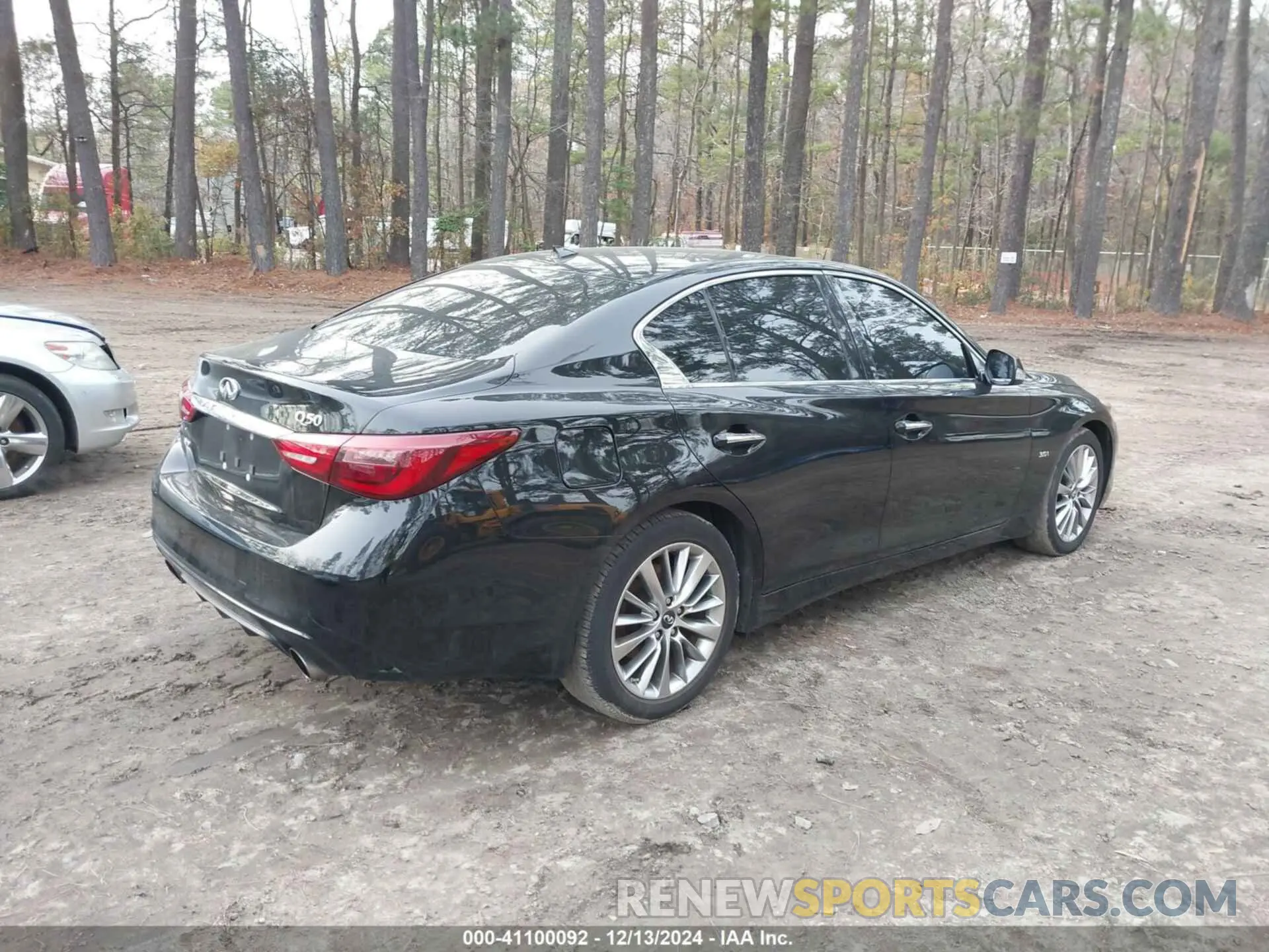 4 Photograph of a damaged car JN1EV7AR9KM550521 INFINITI Q50 2019