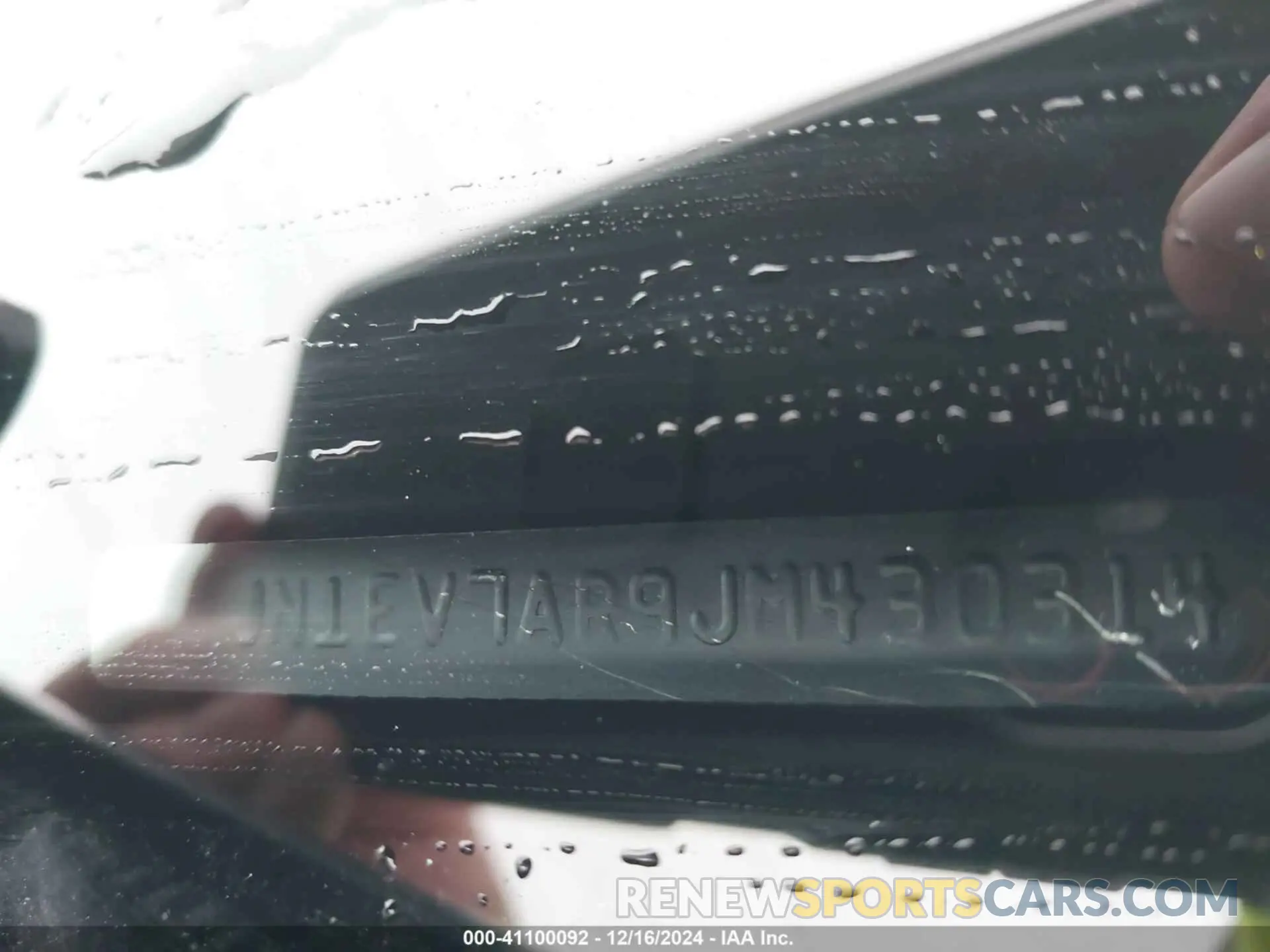 9 Photograph of a damaged car JN1EV7AR9KM550521 INFINITI Q50 2019