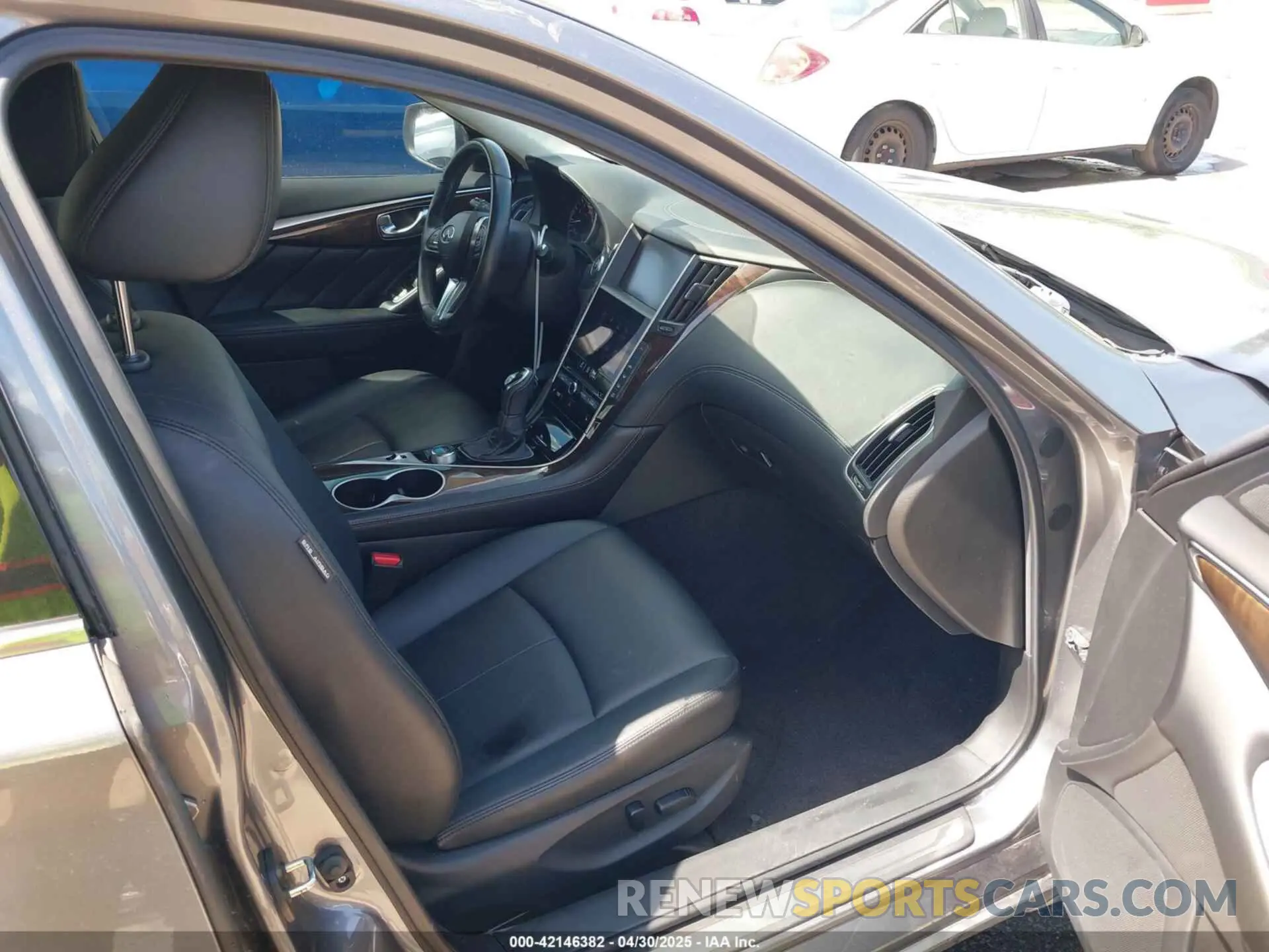 5 Photograph of a damaged car JN1EV7ARXKM552181 INFINITI Q50 2019