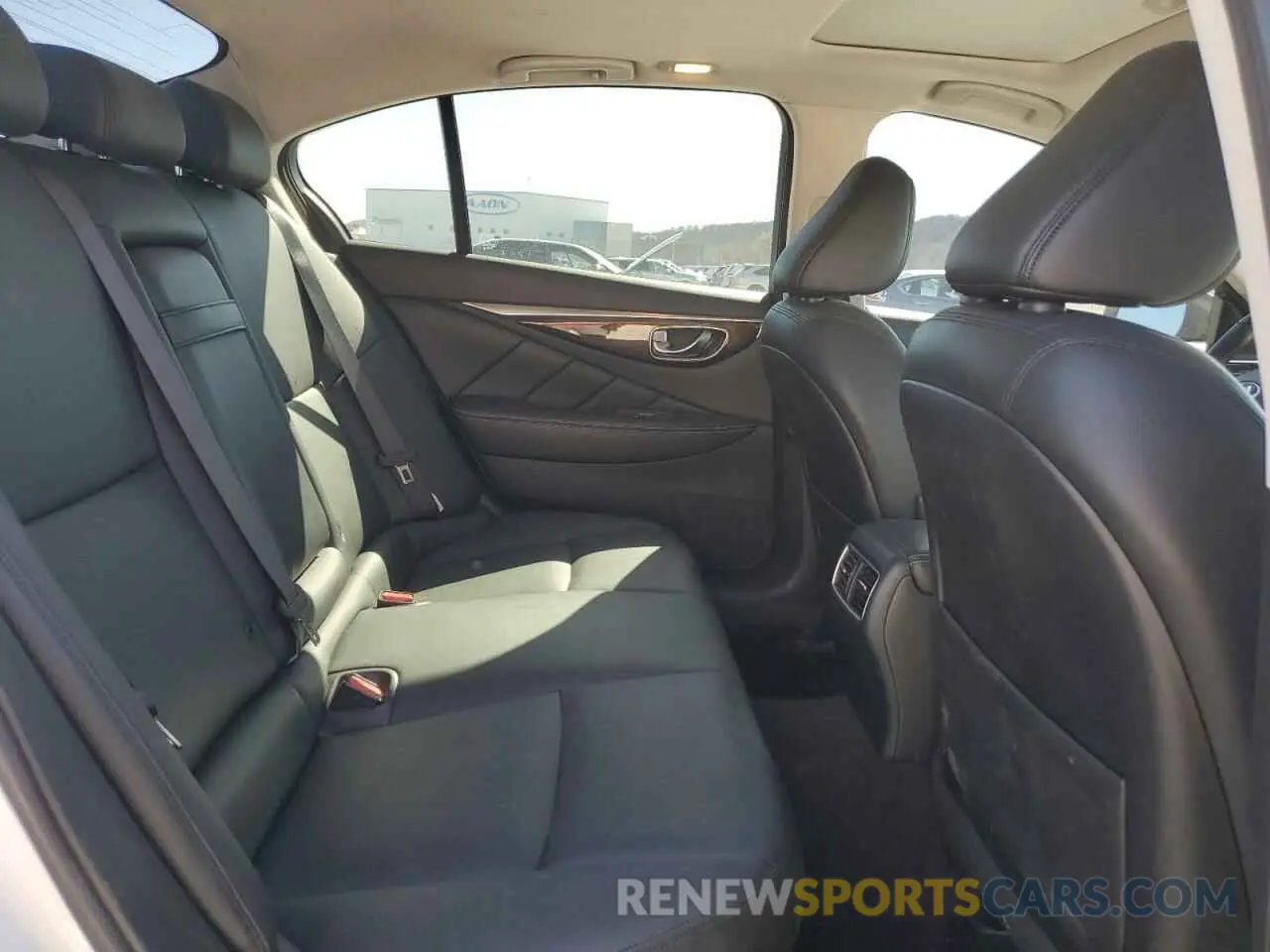11 Photograph of a damaged car JN1EV7ARXKM558286 INFINITI Q50 2019