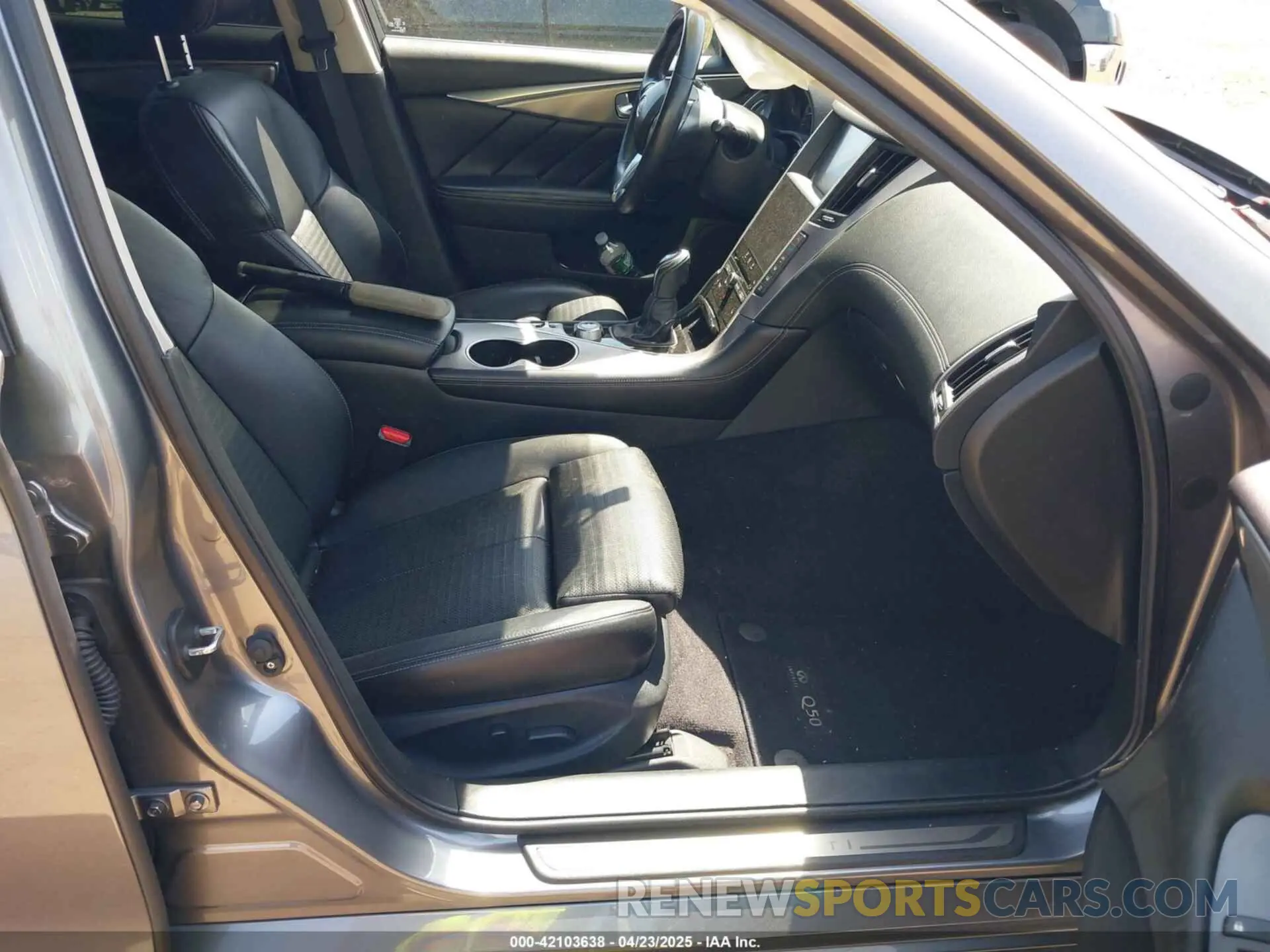 5 Photograph of a damaged car JN1EV7ARXKM592003 INFINITI Q50 2019