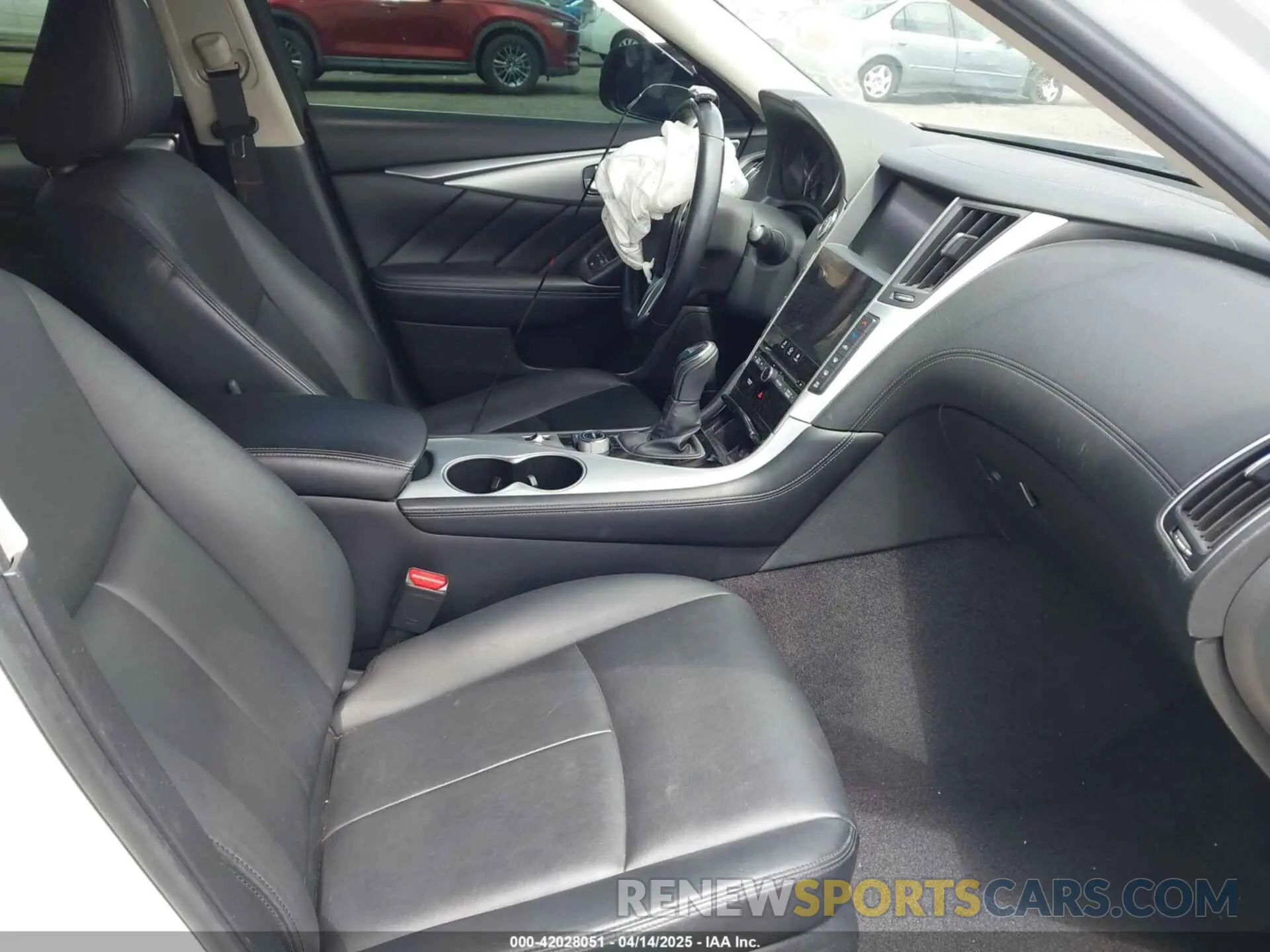 5 Photograph of a damaged car JN1EV7AP0LM203773 INFINITI Q50 2020