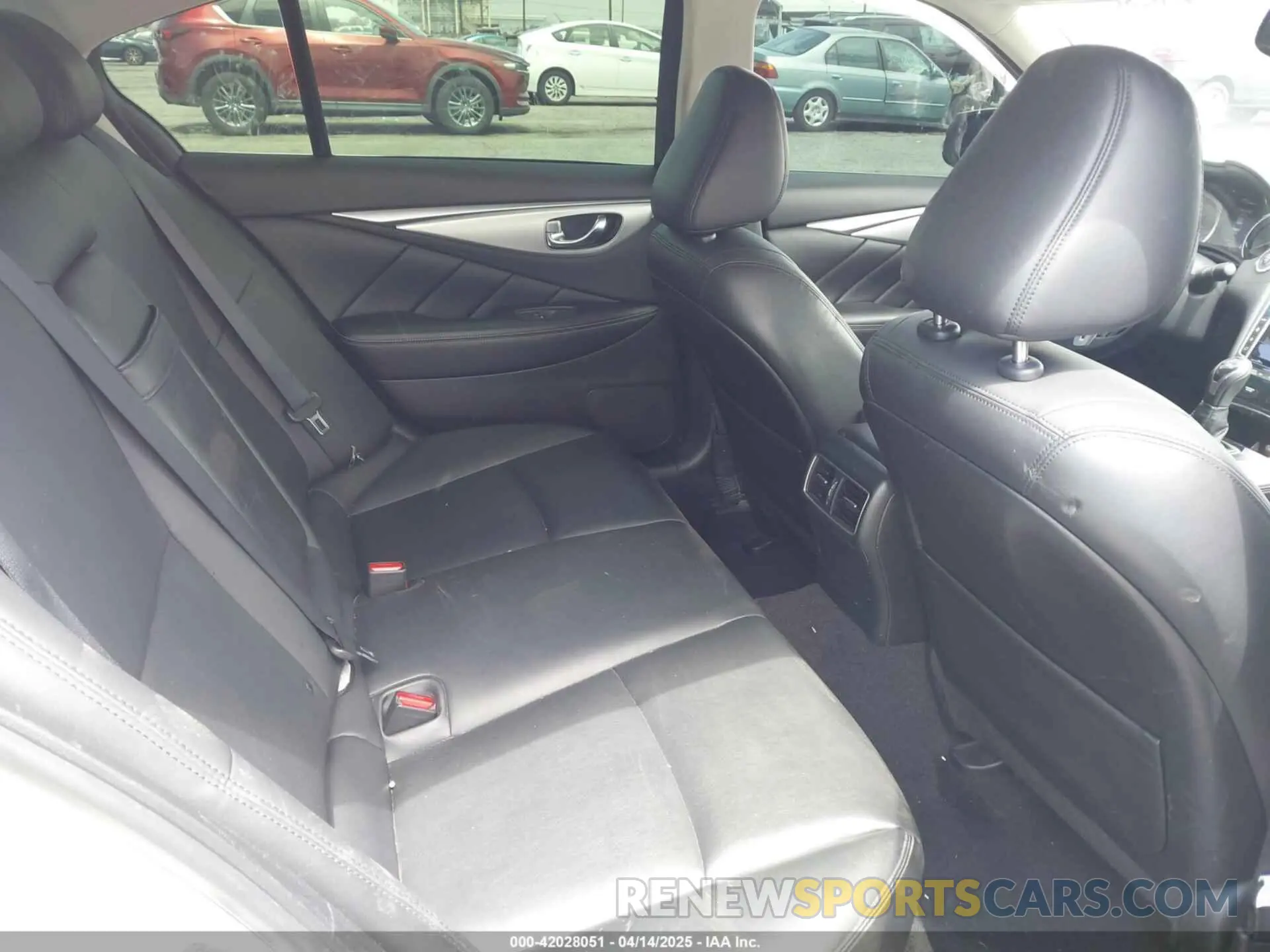 8 Photograph of a damaged car JN1EV7AP0LM203773 INFINITI Q50 2020