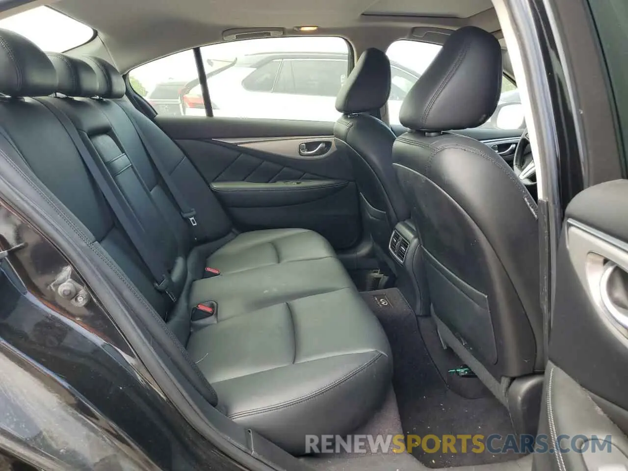 10 Photograph of a damaged car JN1EV7AP5LM200335 INFINITI Q50 2020