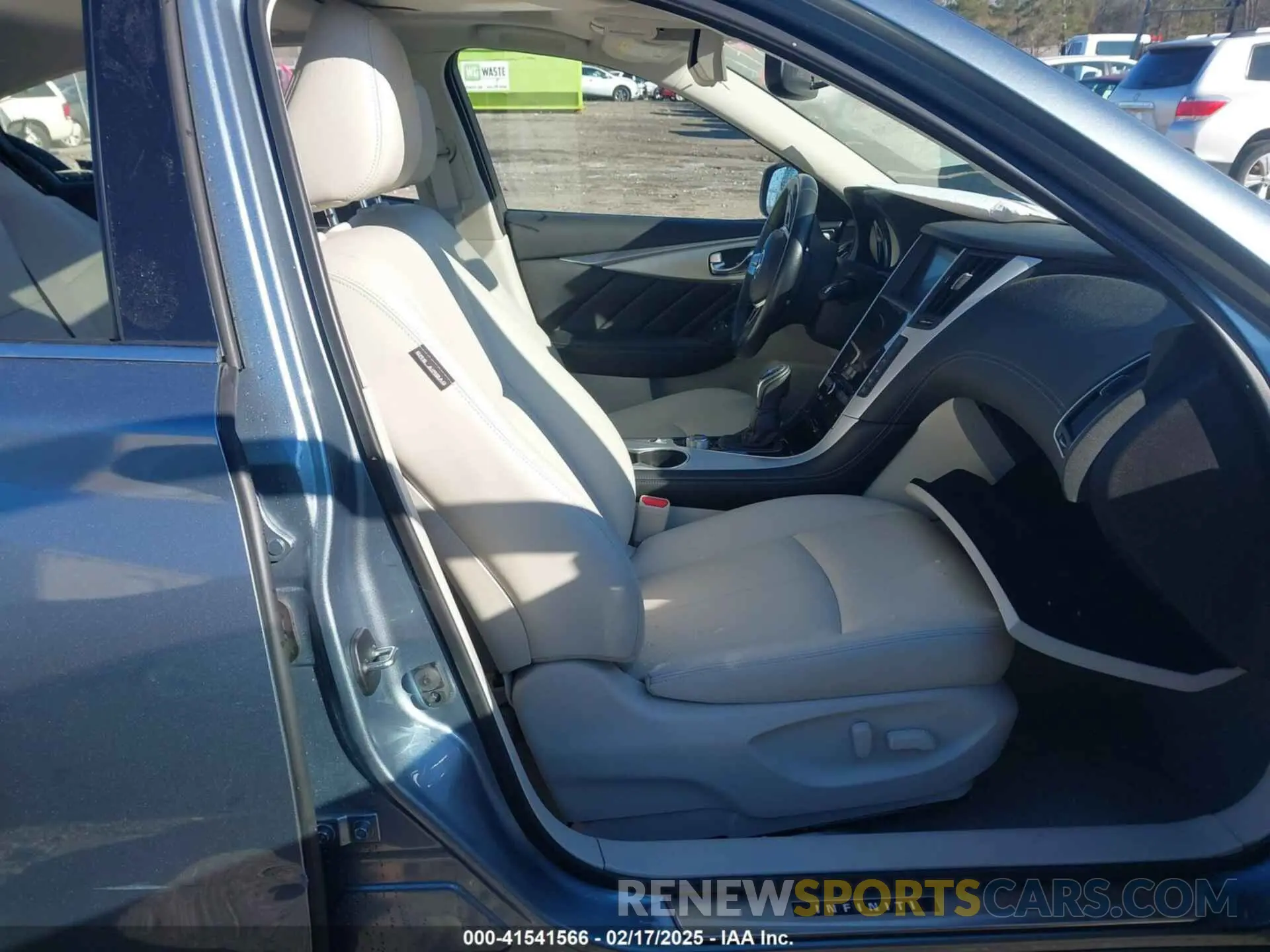 5 Photograph of a damaged car JN1EV7AP6LM201347 INFINITI Q50 2020