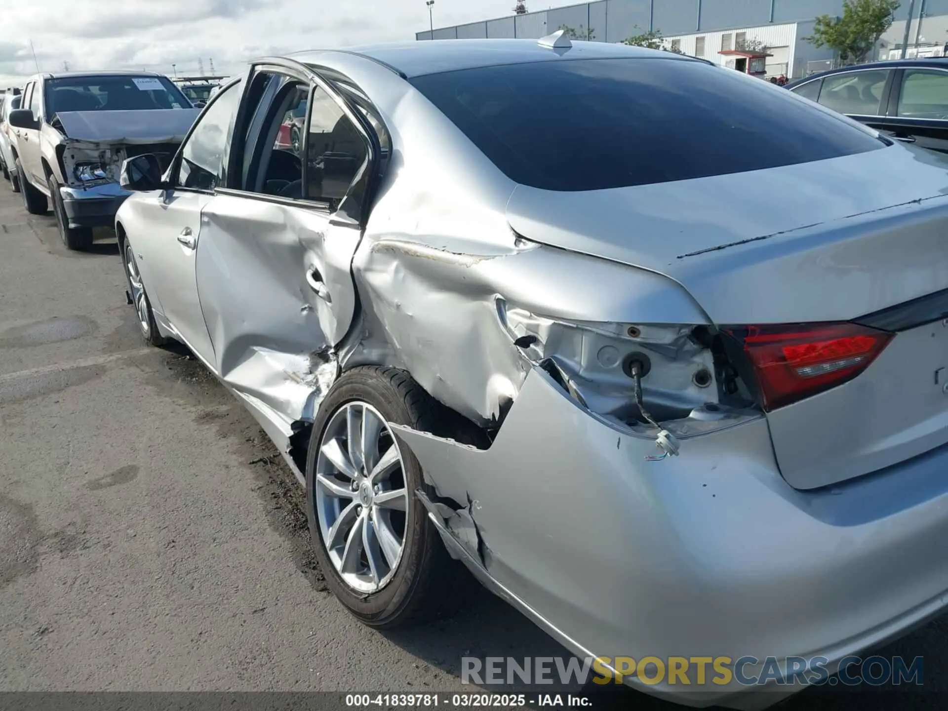 16 Photograph of a damaged car JN1EV7AP7LM208145 INFINITI Q50 2020