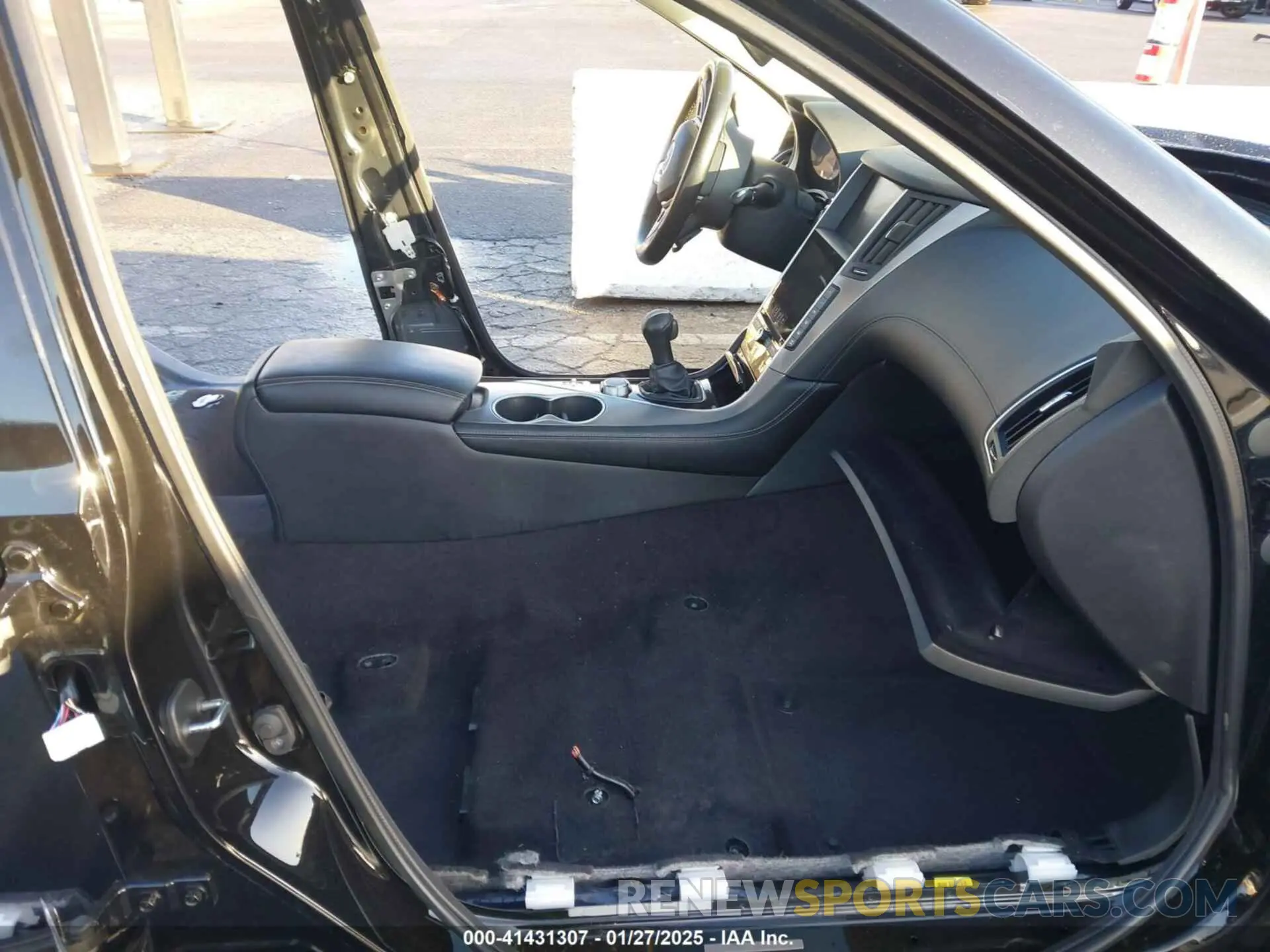 5 Photograph of a damaged car JN1EV7AP9LM203187 INFINITI Q50 2020
