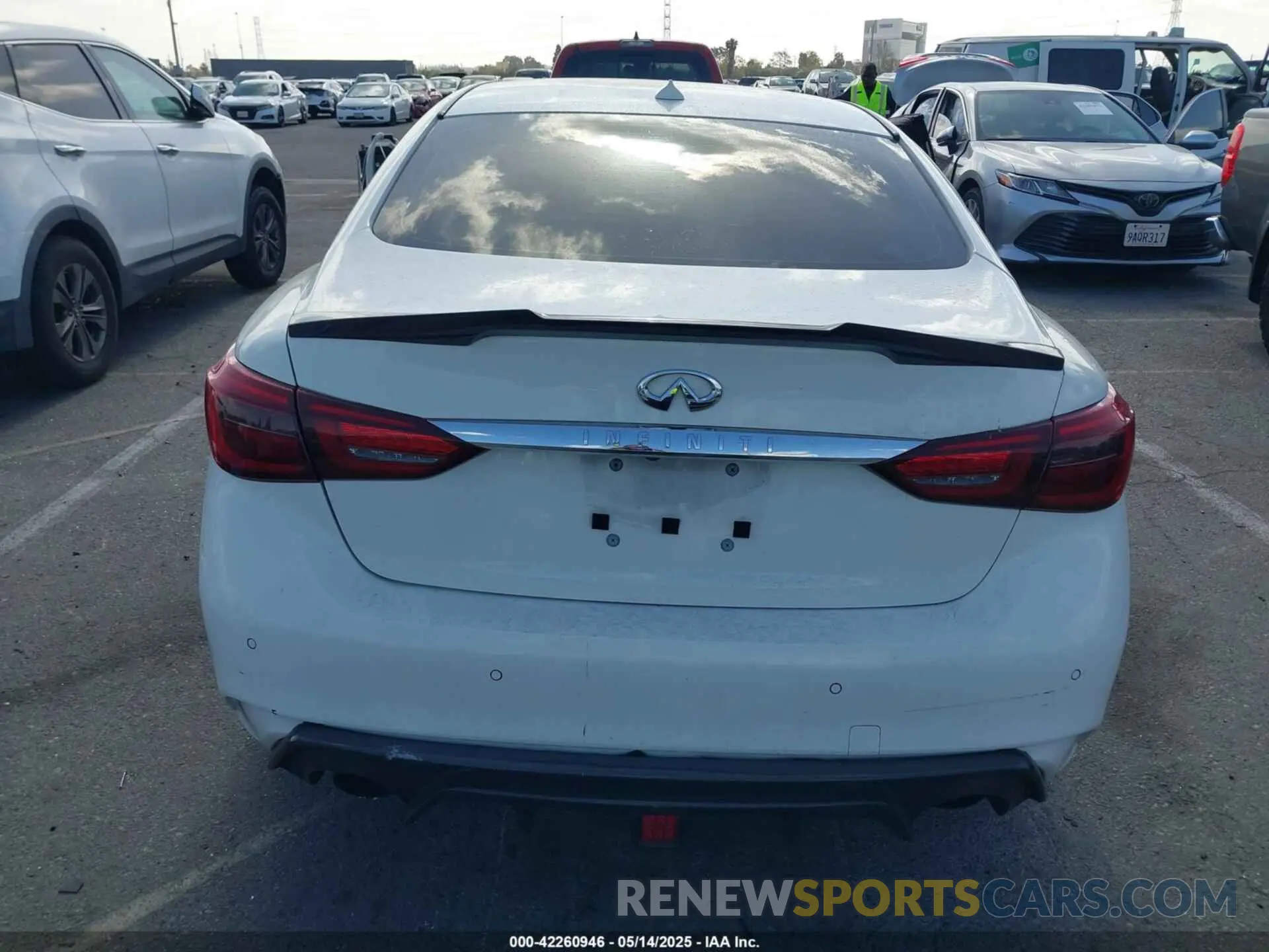 15 Photograph of a damaged car JN1EV7AP9LM203951 INFINITI Q50 2020