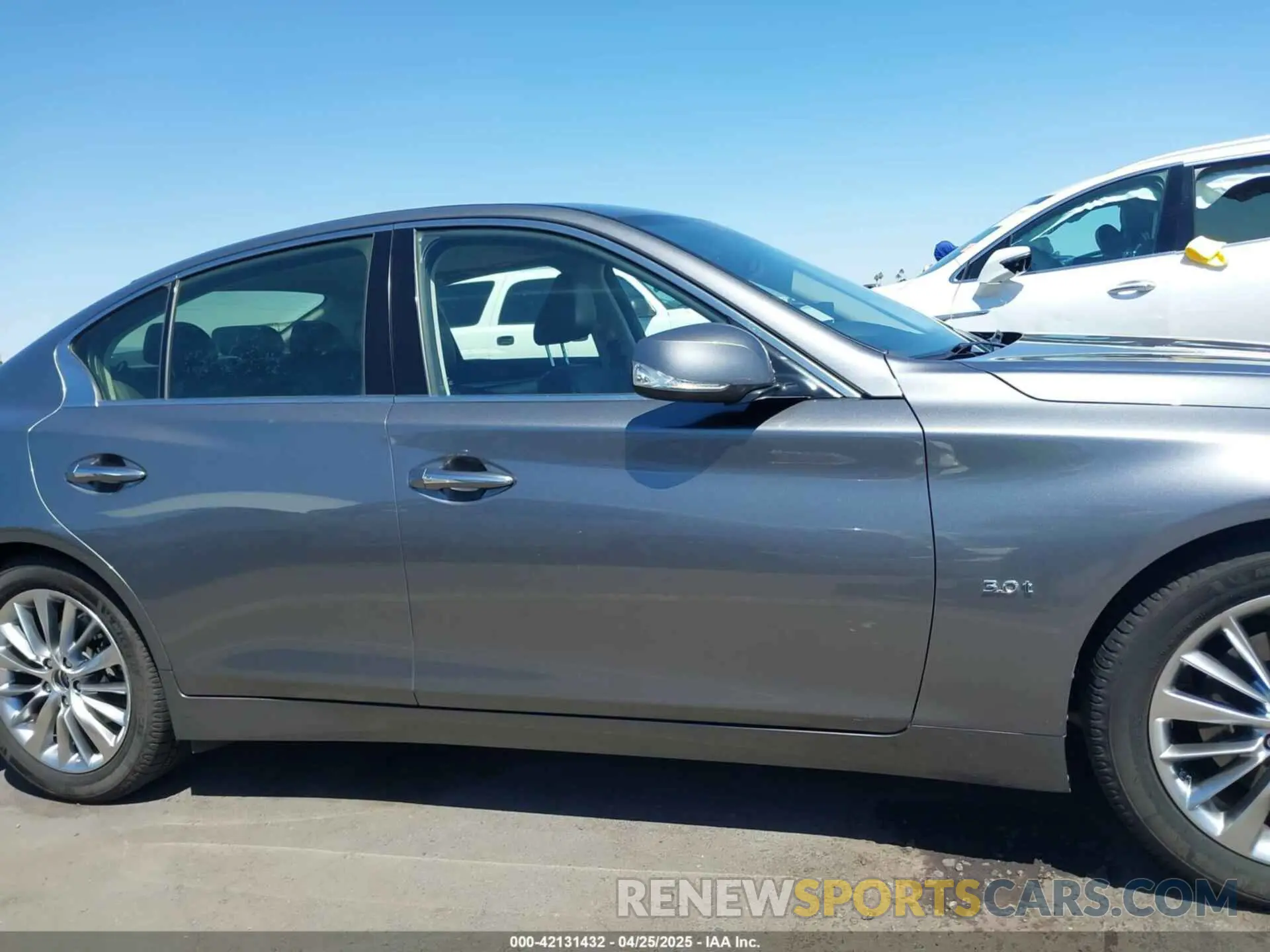 13 Photograph of a damaged car JN1EV7AP9LM205277 INFINITI Q50 2020