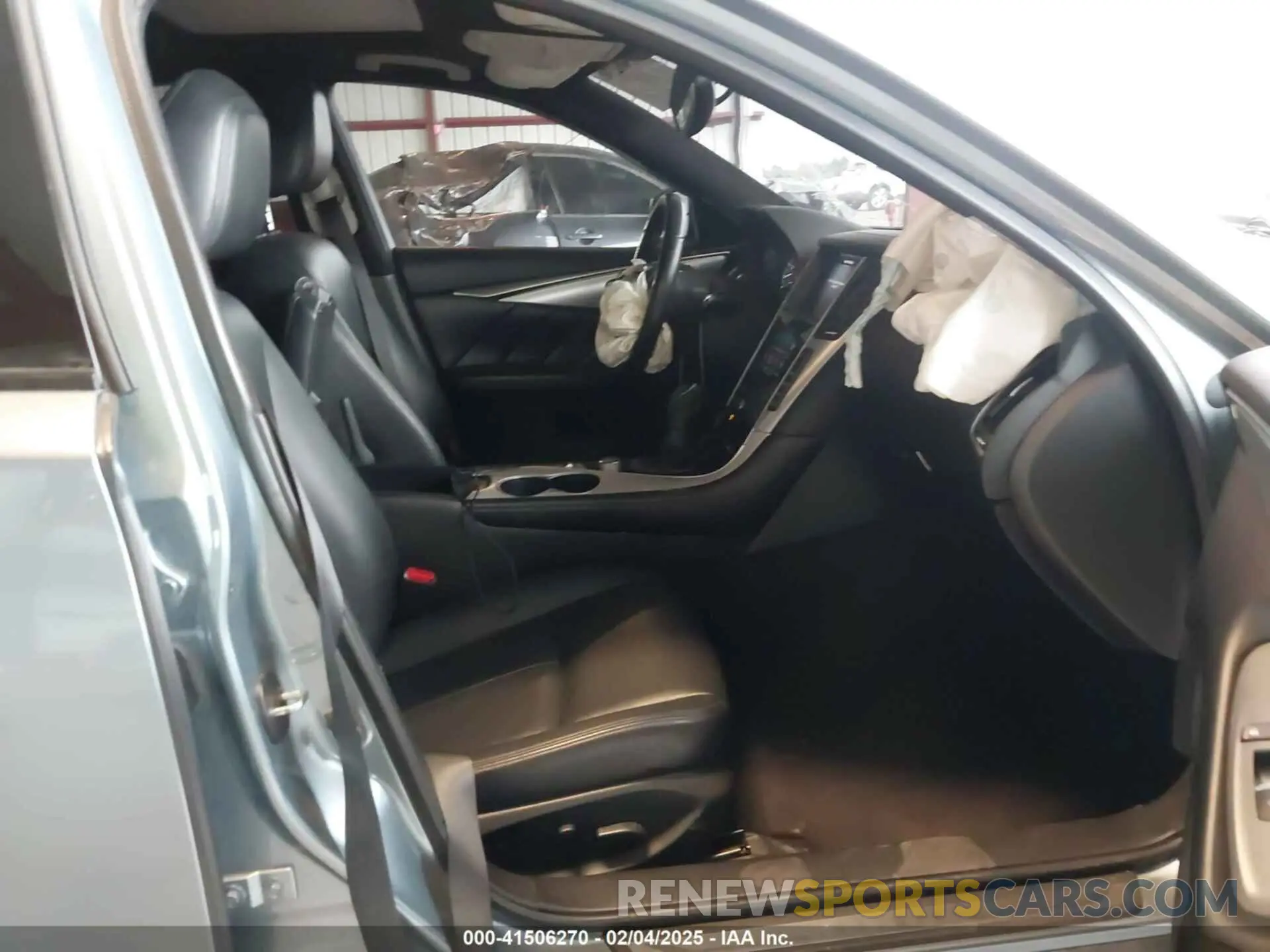 5 Photograph of a damaged car JN1EV7AP9LM207725 INFINITI Q50 2020