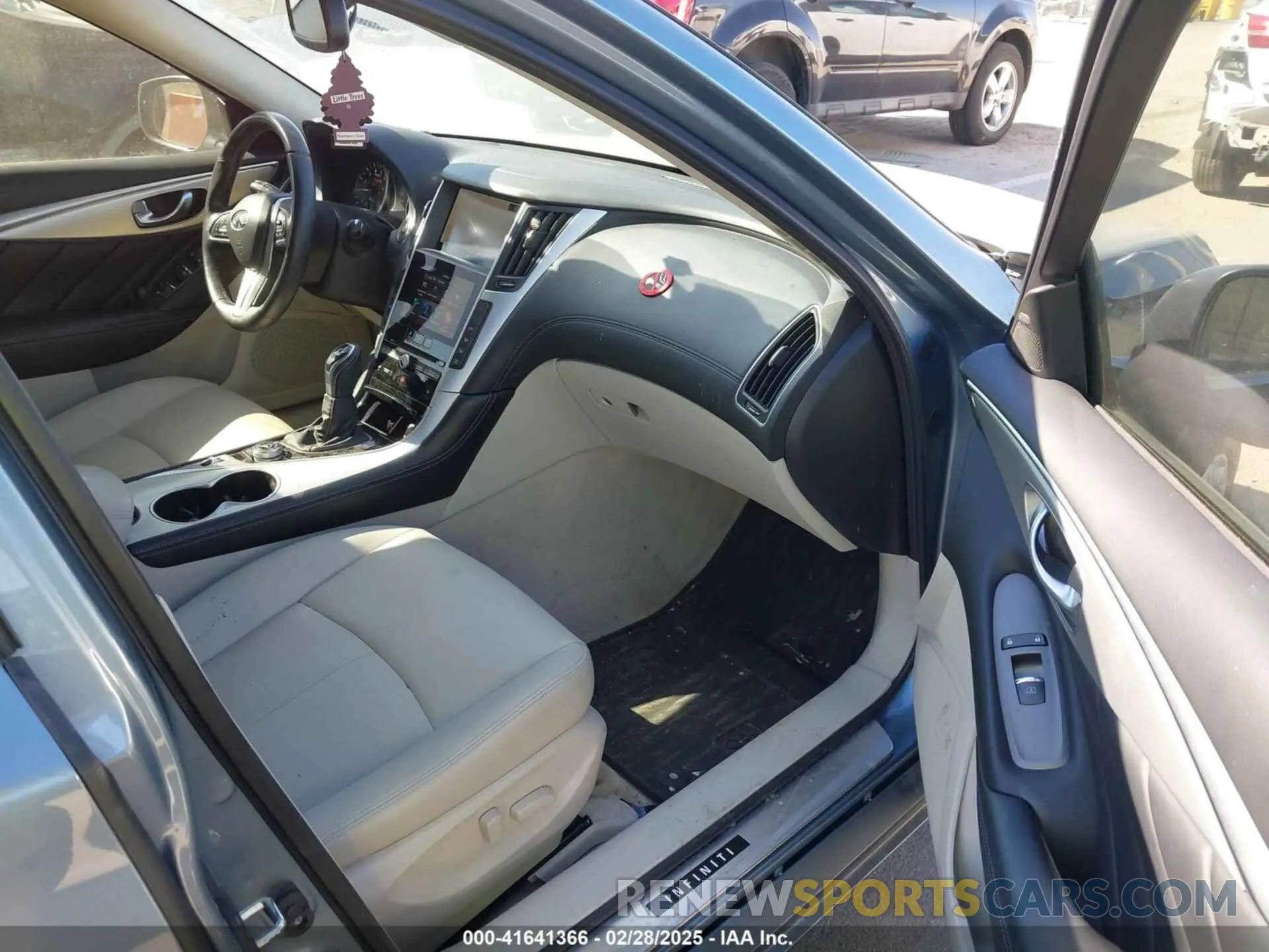 5 Photograph of a damaged car JN1EV7AR2LM250367 INFINITI Q50 2020