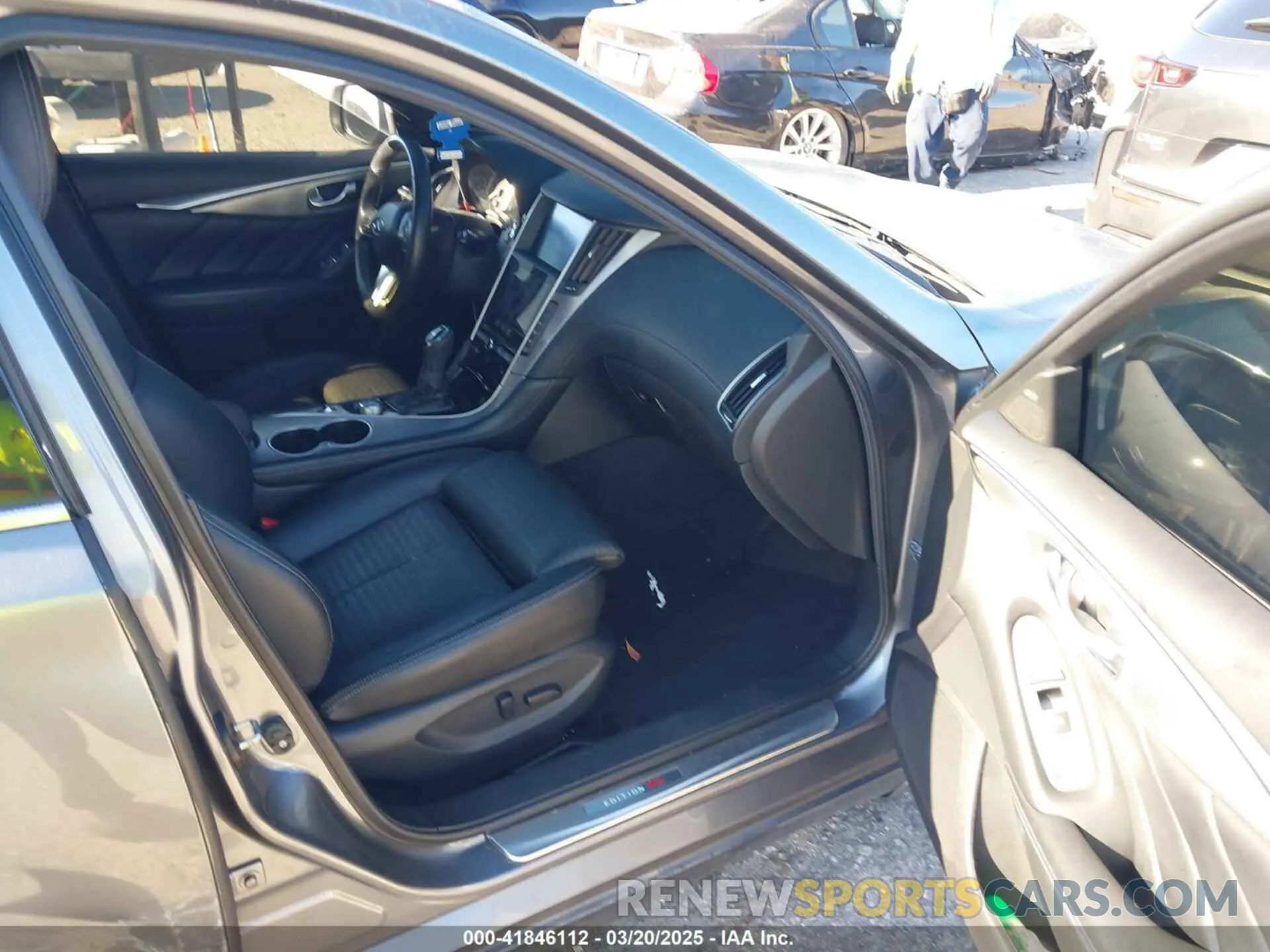 5 Photograph of a damaged car JN1EV7AR2LM253964 INFINITI Q50 2020