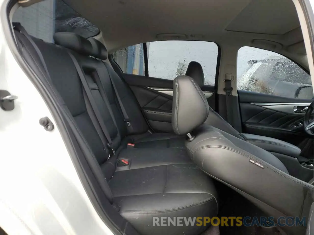 10 Photograph of a damaged car JN1EV7AR6LM256981 INFINITI Q50 2020