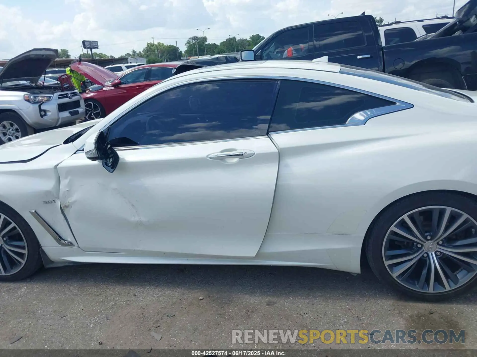 14 Photograph of a damaged car JN1EV7EK2KM230521 INFINITI Q60 2019