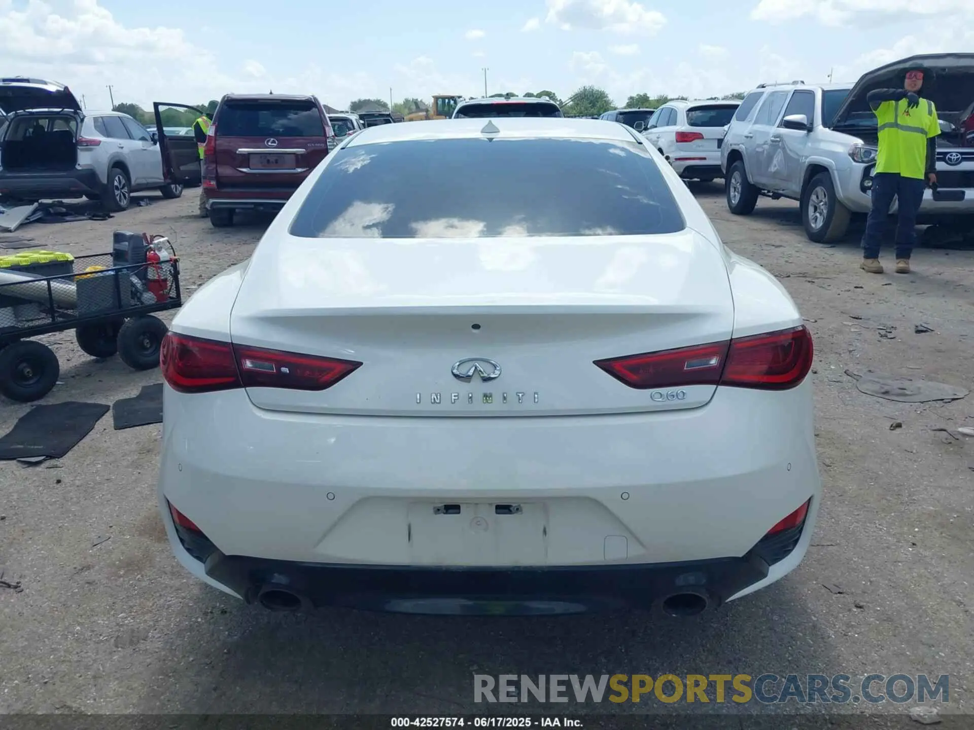 16 Photograph of a damaged car JN1EV7EK2KM230521 INFINITI Q60 2019