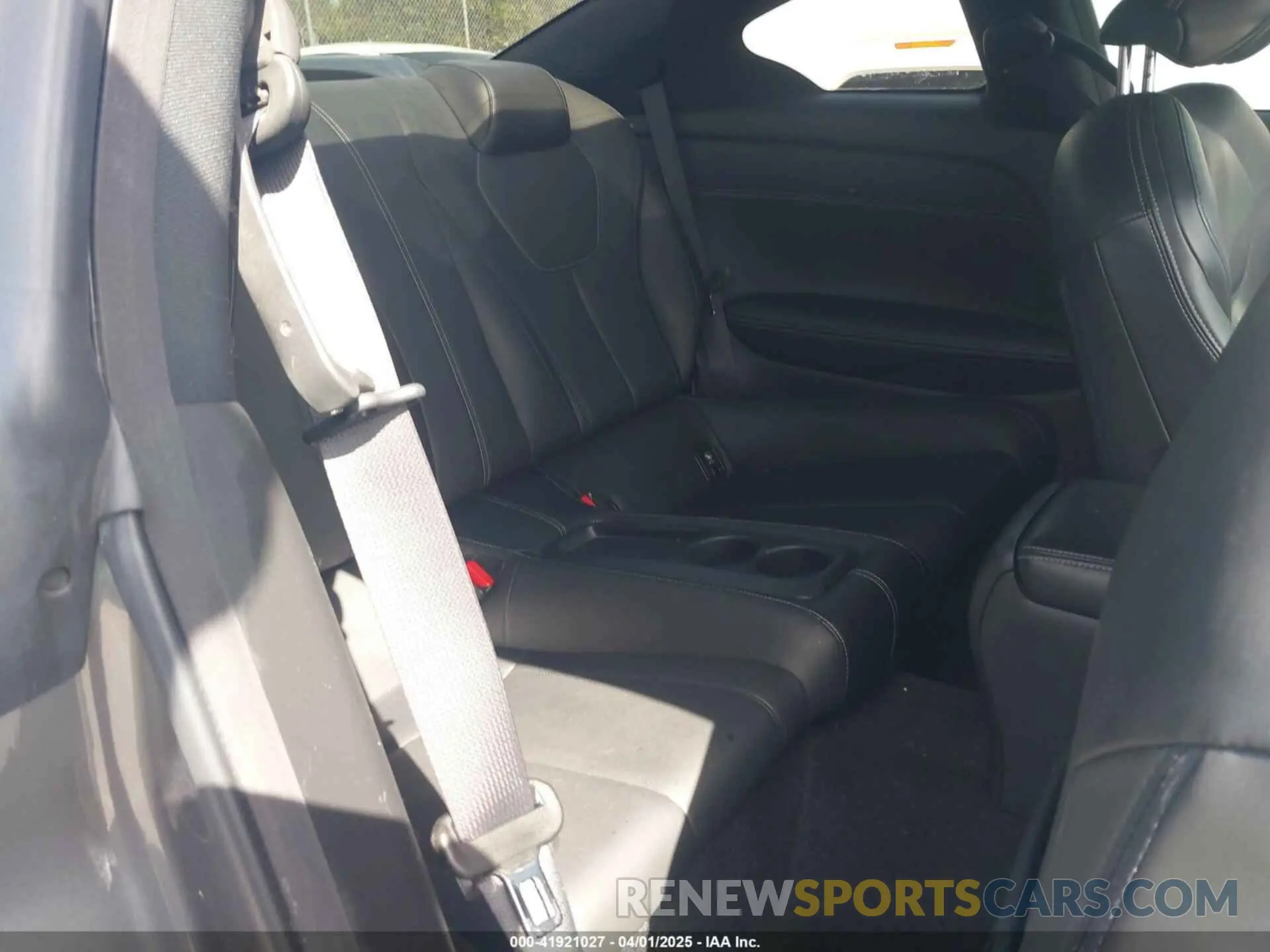 8 Фотография поврежденного автомобиля JN1EV7EK4KM230715 INFINITI Q60 2019