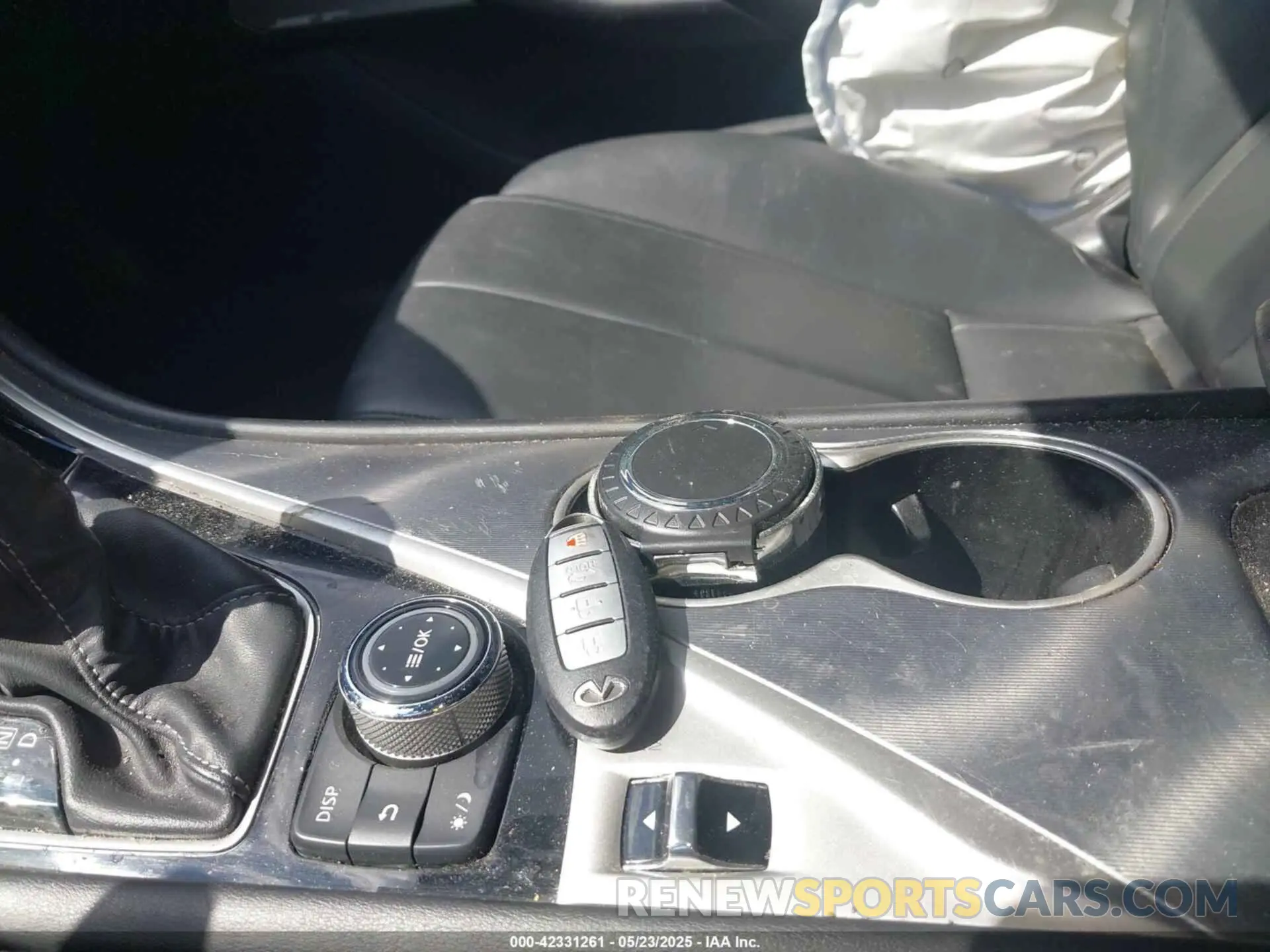 11 Photograph of a damaged car JN1EV7EL7KM290268 INFINITI Q60 2019