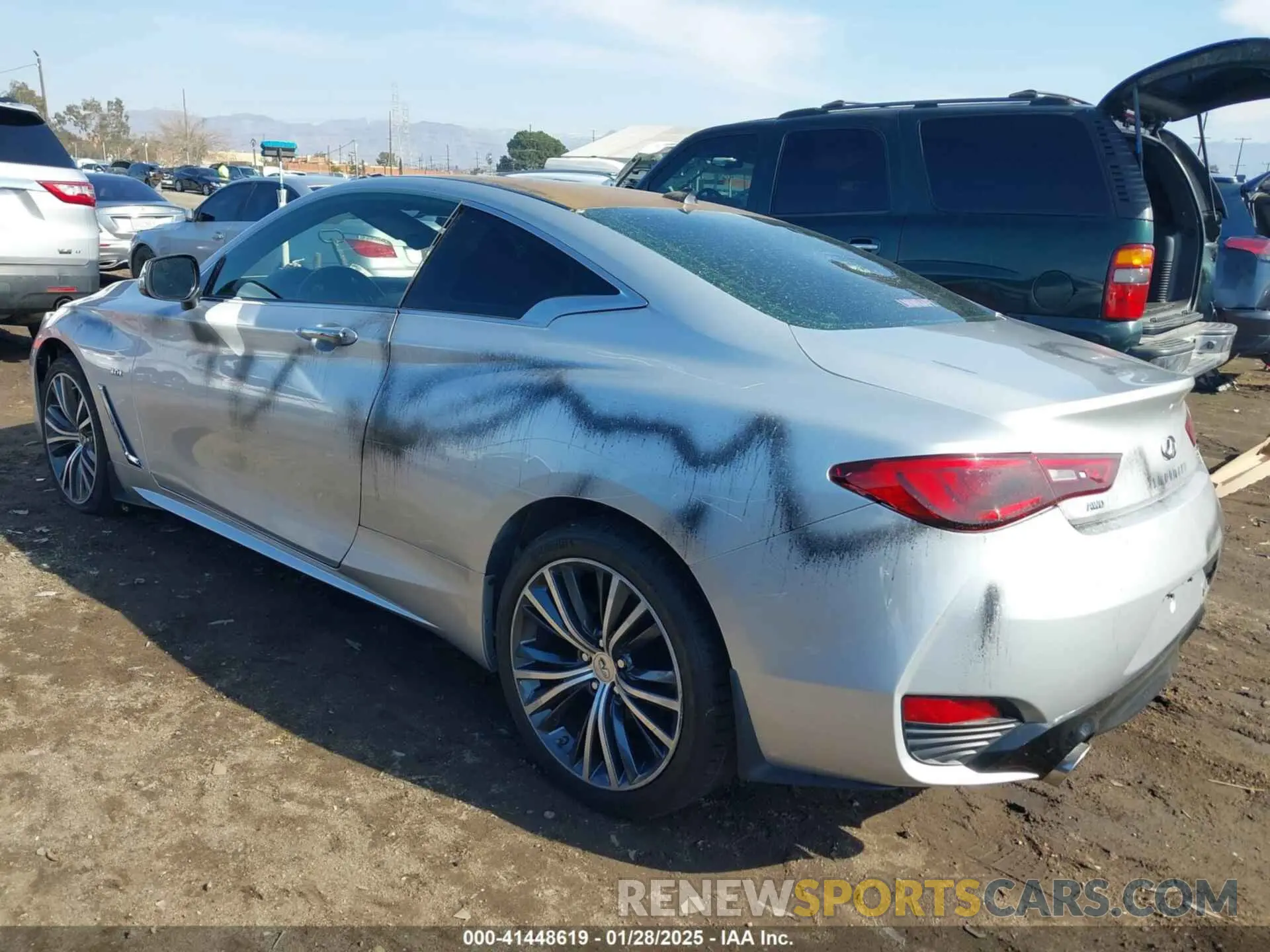 3 Фотография поврежденного автомобиля JN1EV7EL8KM290604 INFINITI Q60 2019