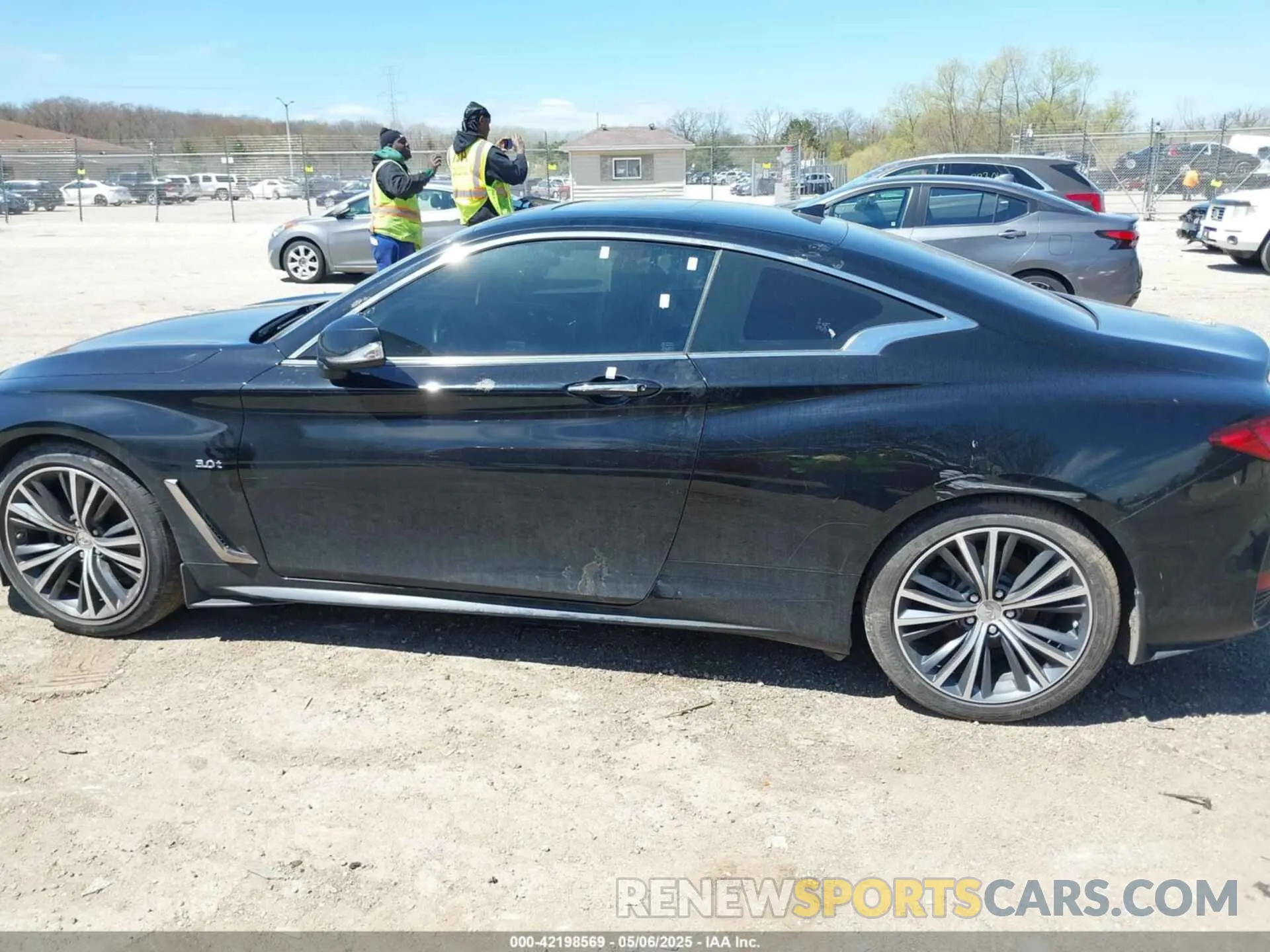 13 Photograph of a damaged car JN1EV7EL9KM290238 INFINITI Q60 2019