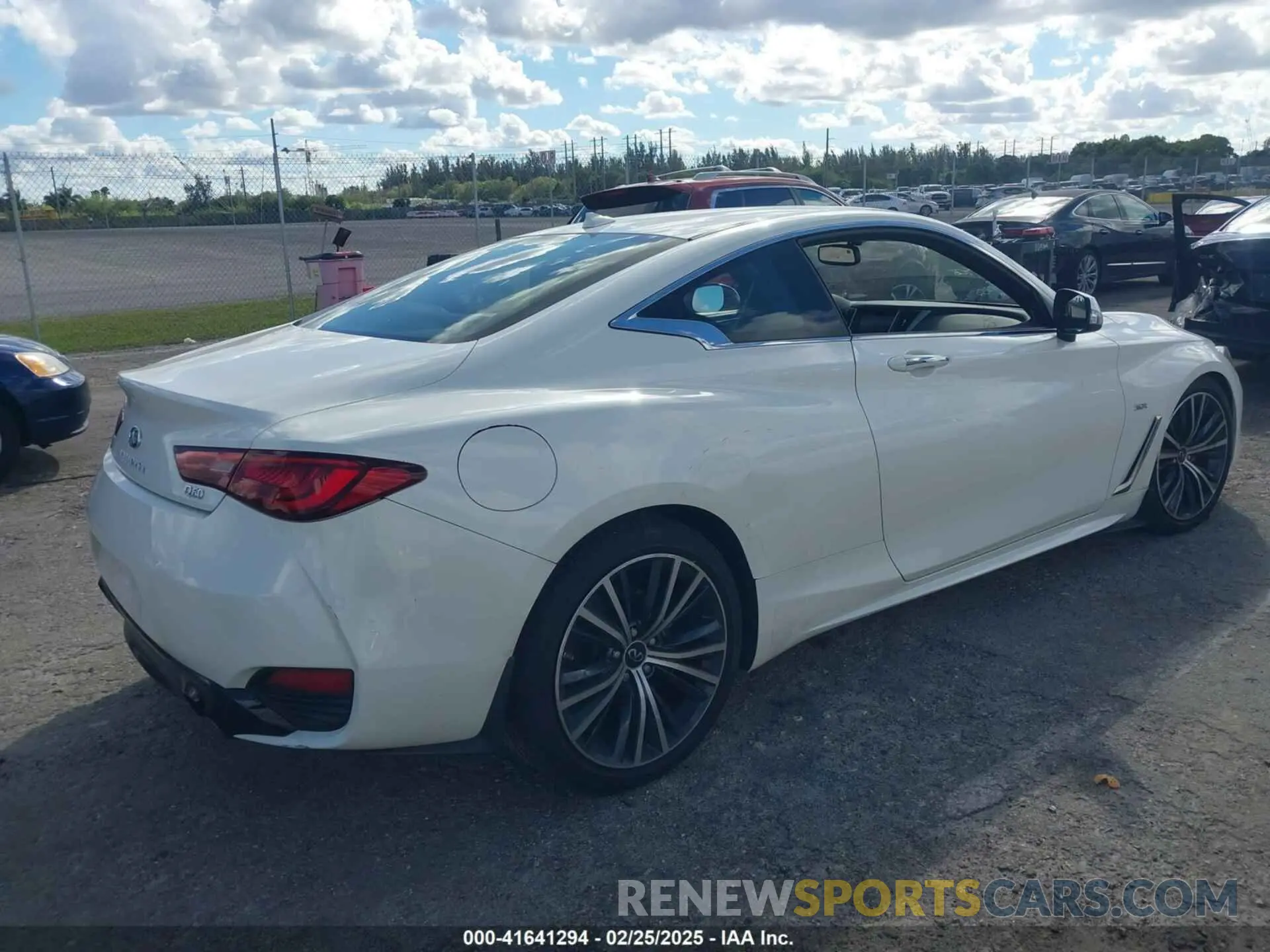 4 Фотография поврежденного автомобиля JN1EV7EK2LM340406 INFINITI Q60 2020