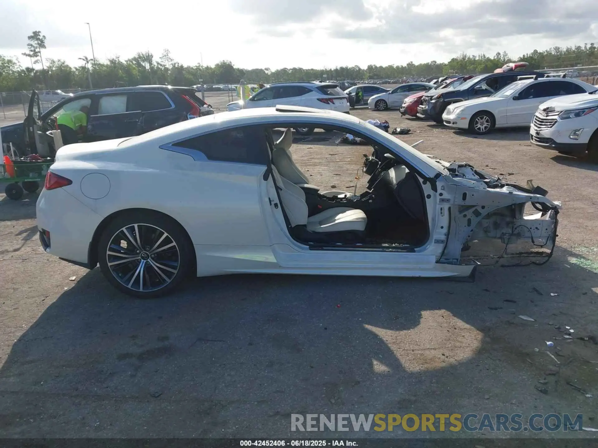 13 Photograph of a damaged car JN1EV7EK2LM340471 INFINITI Q60 2020