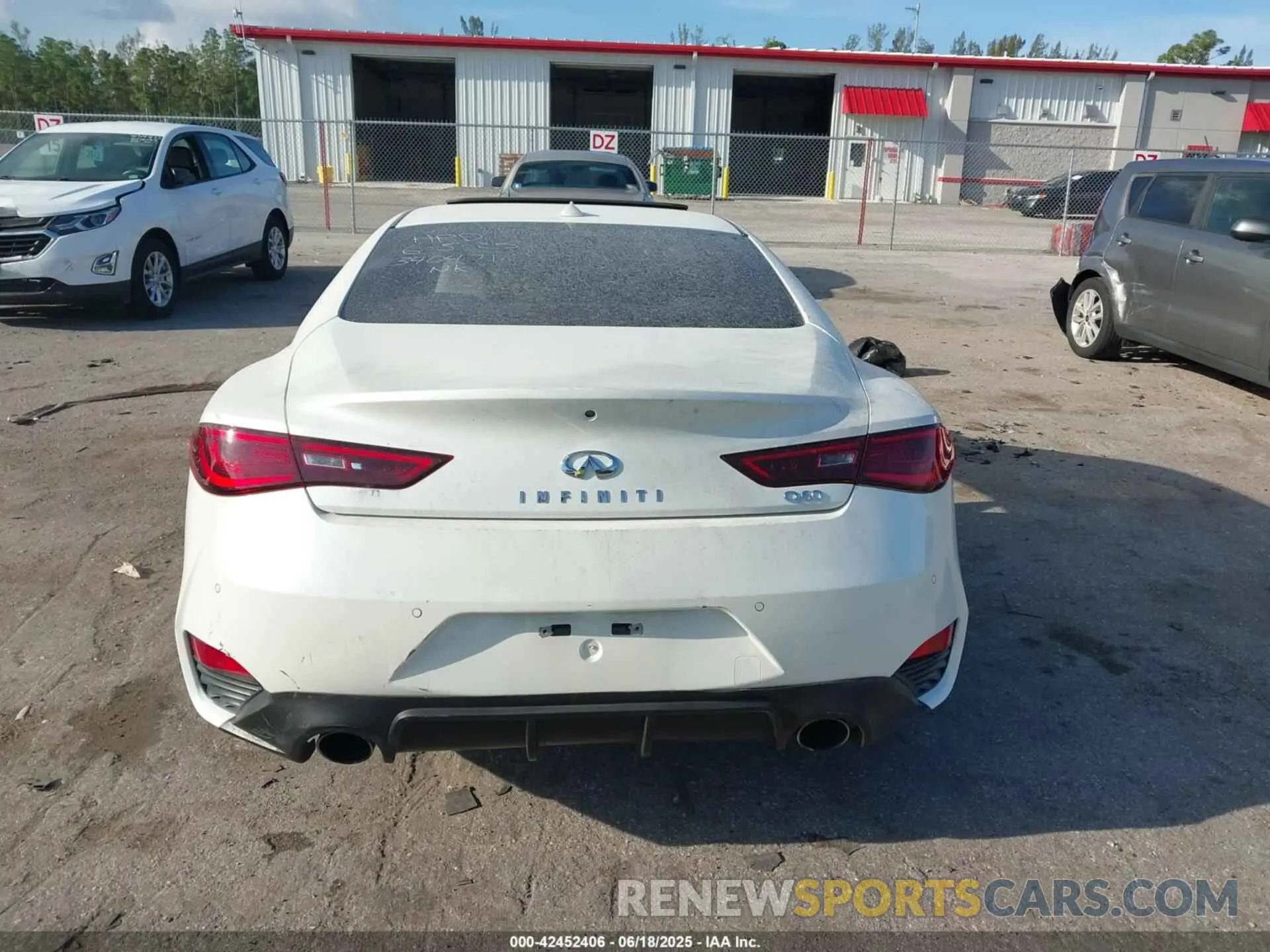 16 Photograph of a damaged car JN1EV7EK2LM340471 INFINITI Q60 2020