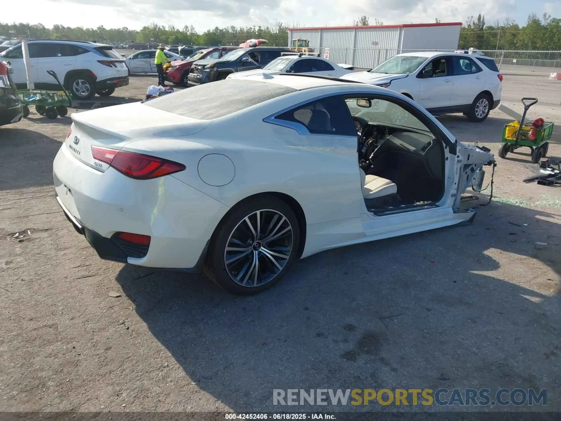 4 Photograph of a damaged car JN1EV7EK2LM340471 INFINITI Q60 2020