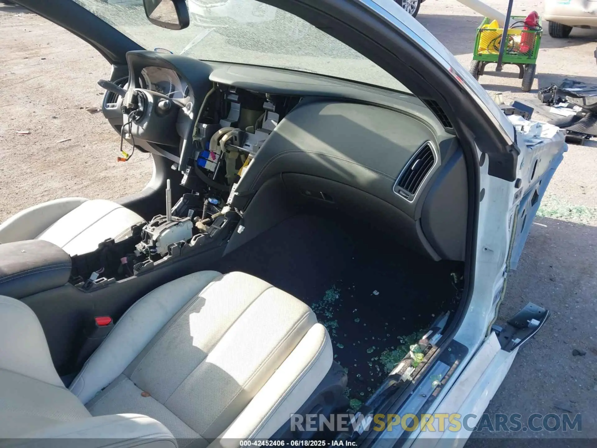 5 Photograph of a damaged car JN1EV7EK2LM340471 INFINITI Q60 2020