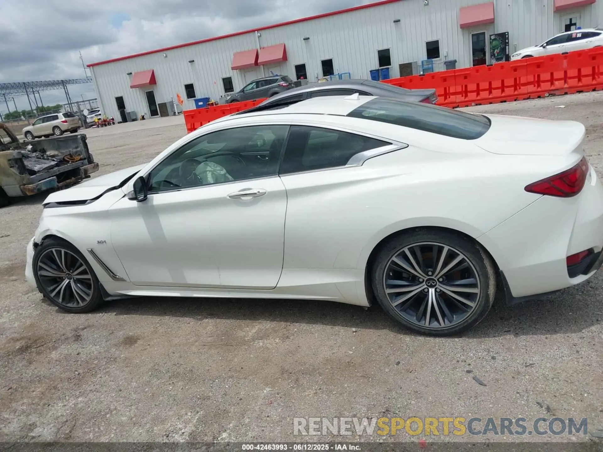 13 Photograph of a damaged car JN1EV7EL7LM380571 INFINITI Q60 2020