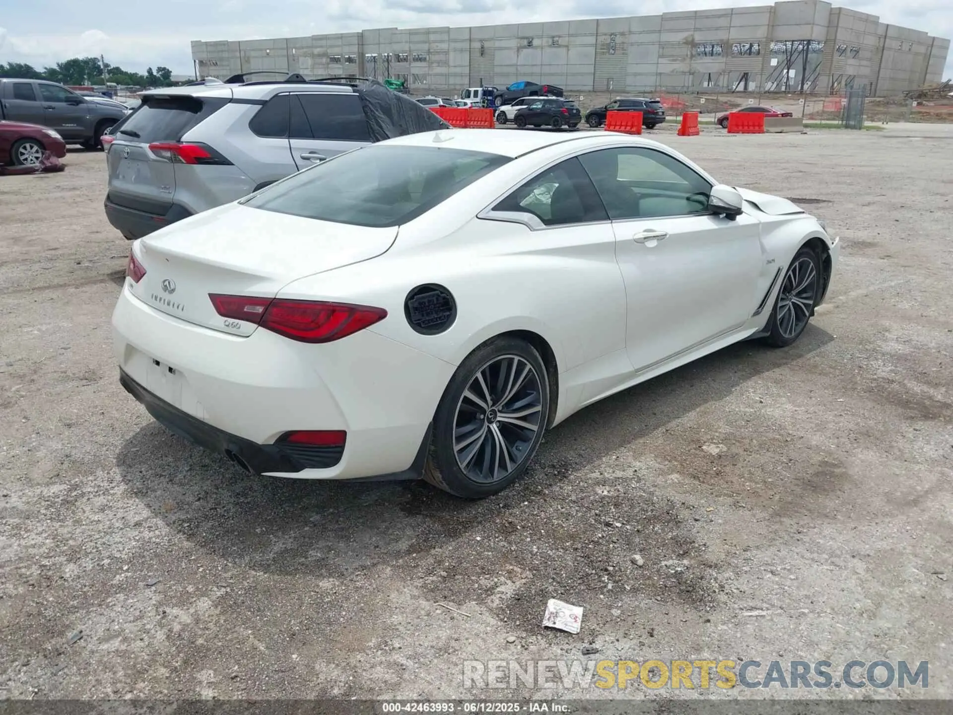 4 Photograph of a damaged car JN1EV7EL7LM380571 INFINITI Q60 2020