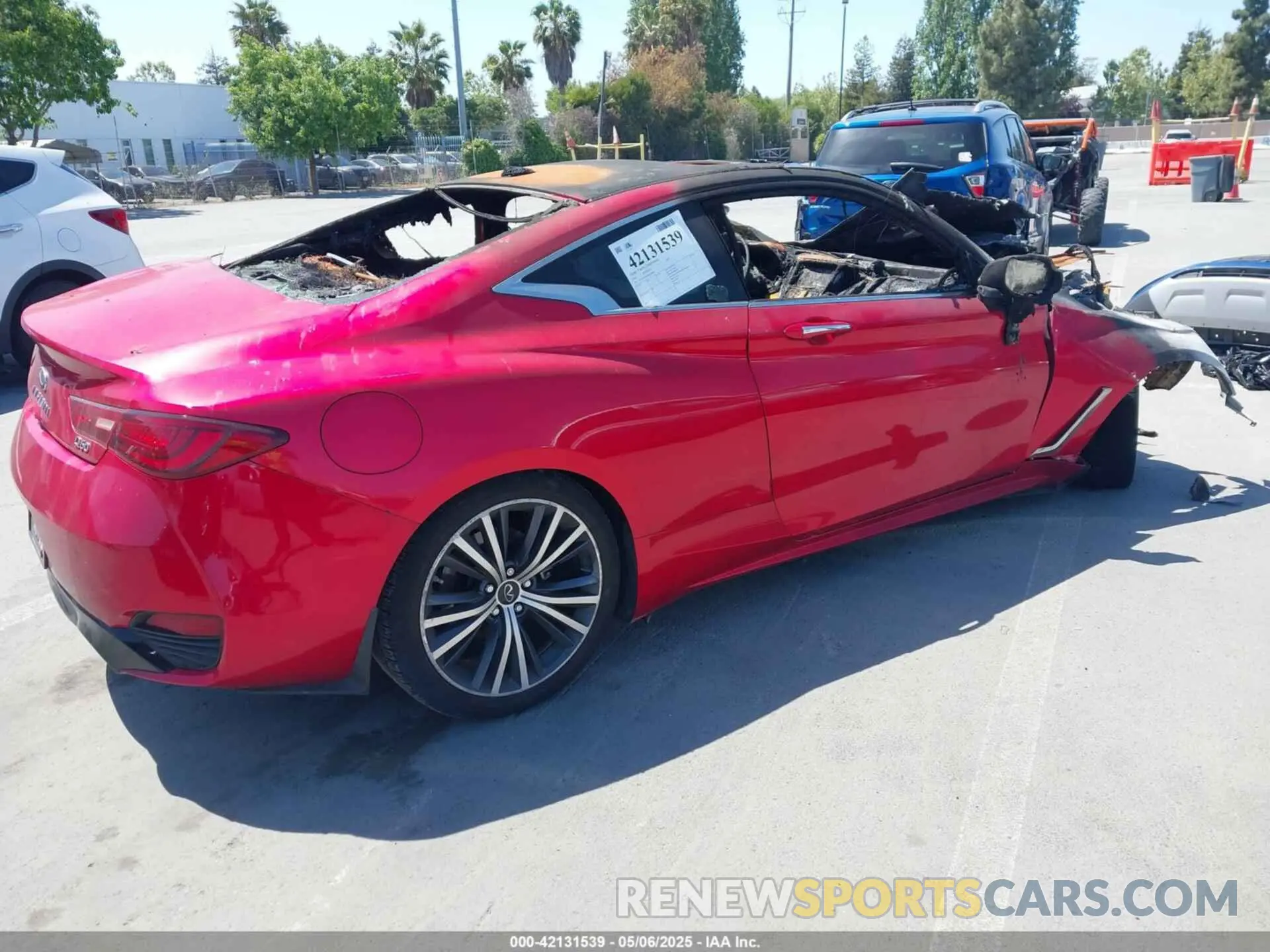 4 Photograph of a damaged car JN1EV7KK8NM600900 INFINITI Q60 2022