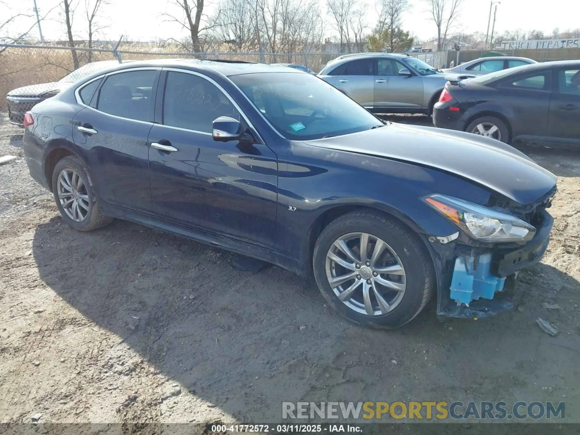 1 Photograph of a damaged car JN1BY1AR3KM585157 INFINITI Q70 2019