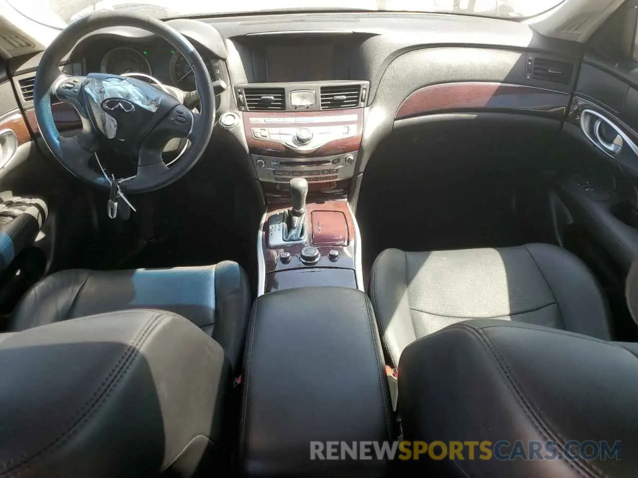 8 Photograph of a damaged car JN1BY1PP6KM685100 INFINITI Q70 2019